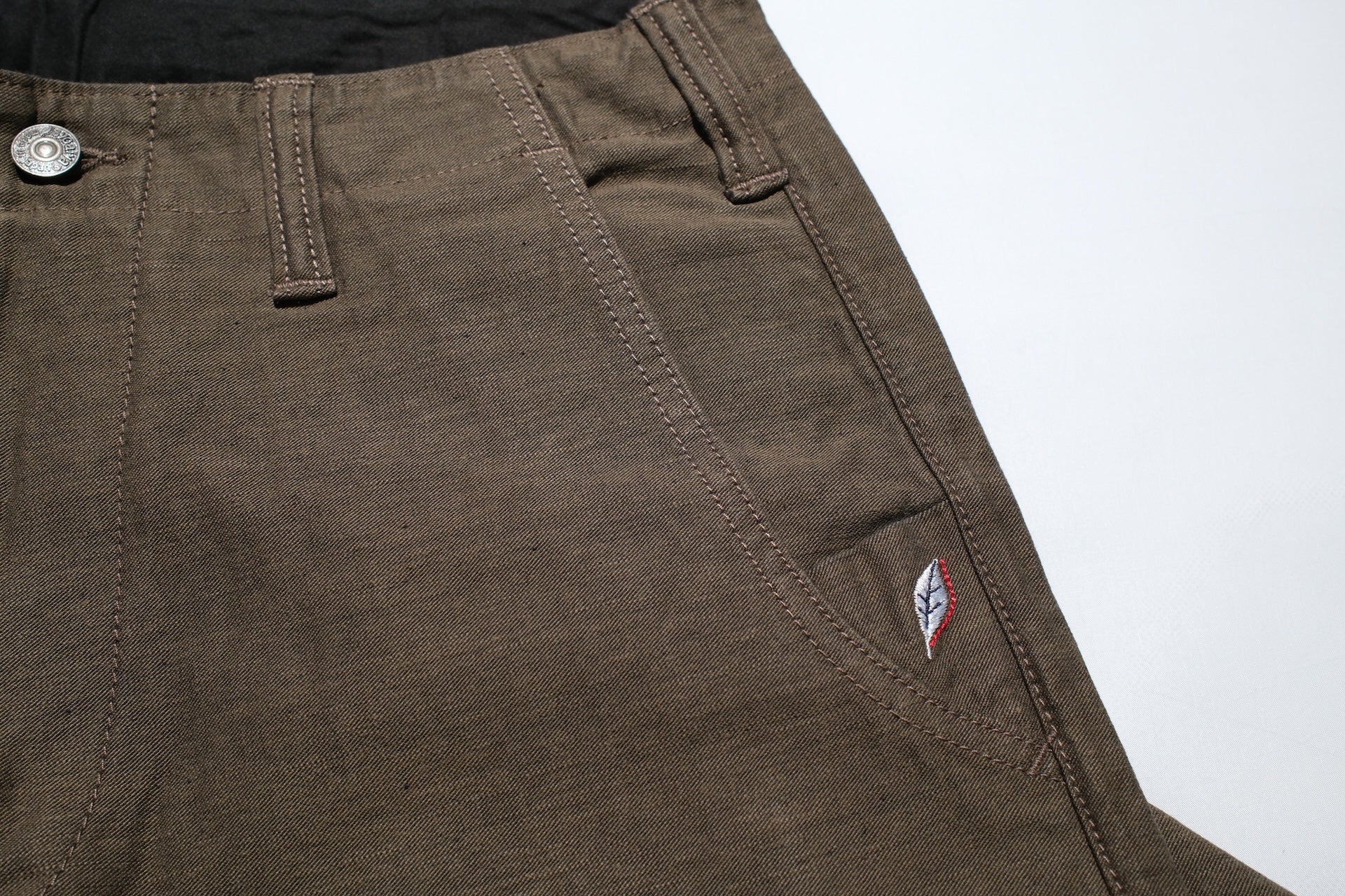 Pure Blue Japan Heavyweight Back Sateen Trousers (Khaki X Black)