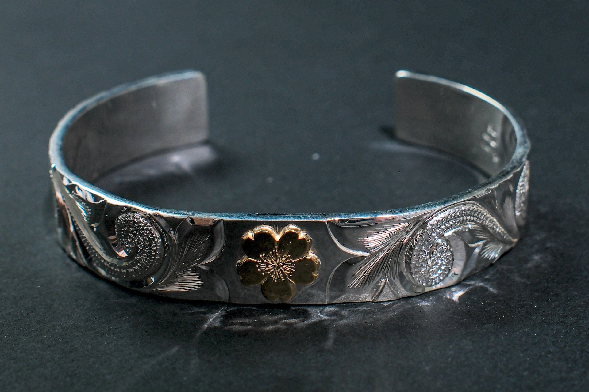 The One OCEAN 12mm "Golden Sakura" Bangle (Spring Limited Edition)