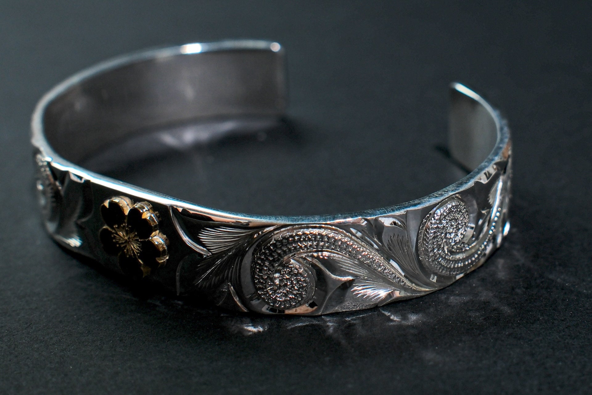 The One OCEAN 12mm "Golden Sakura" Bangle (Spring Limited Edition)