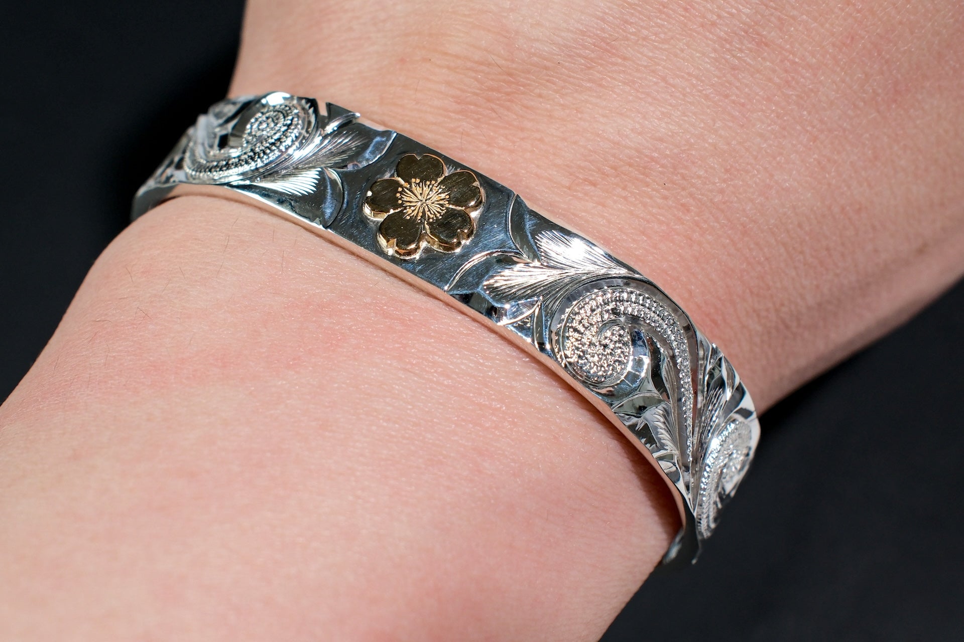 The One OCEAN 12mm "Golden Sakura" Bangle (Spring Limited Edition)