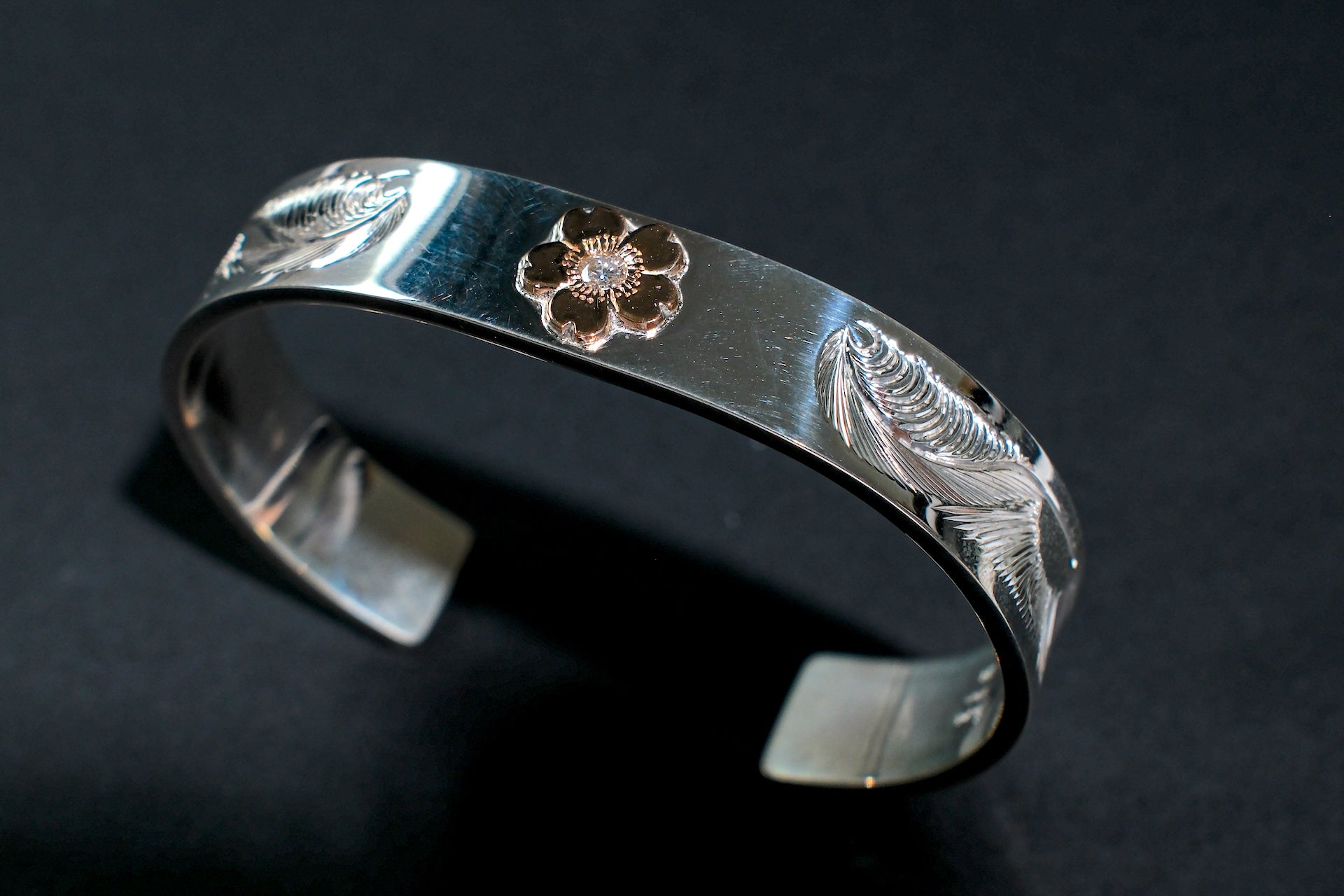 The One OCEAN 12mm "Pink Sakura" Bangle with Diamond (Spring Limited Edition)