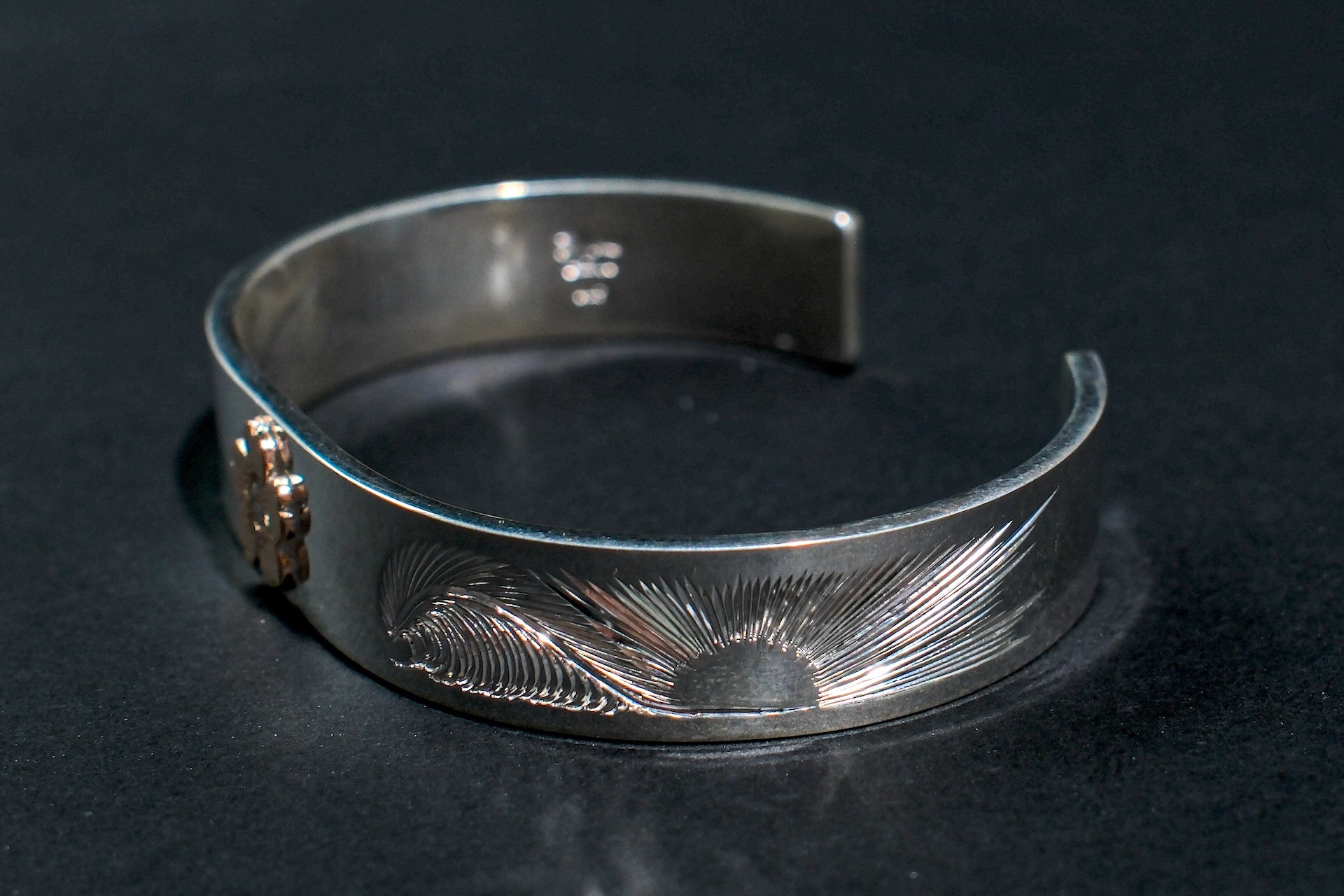 The One OCEAN 12mm "Pink Sakura" Bangle with Diamond (Spring Limited Edition)