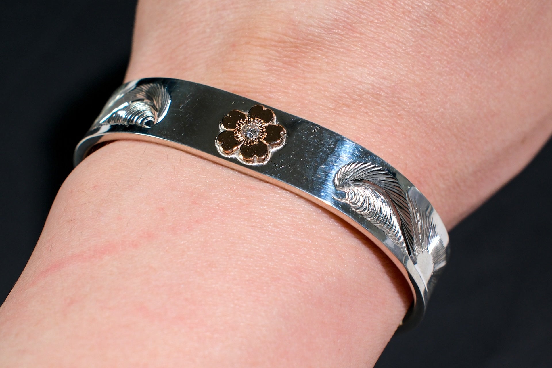 The One OCEAN 12mm "Pink Sakura" Bangle with Diamond (Spring Limited Edition)