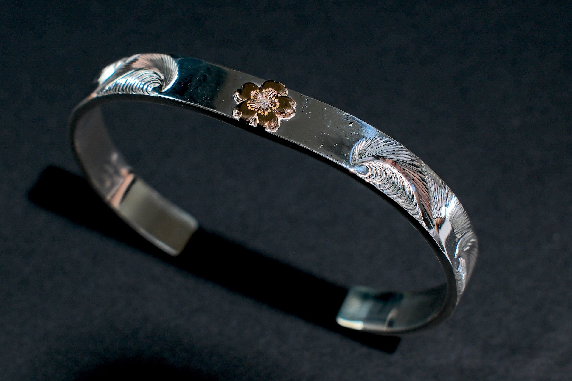 The One OCEAN 8mm "Pink Sakura" Bangle with Diamond (Spring Limited Edition)
