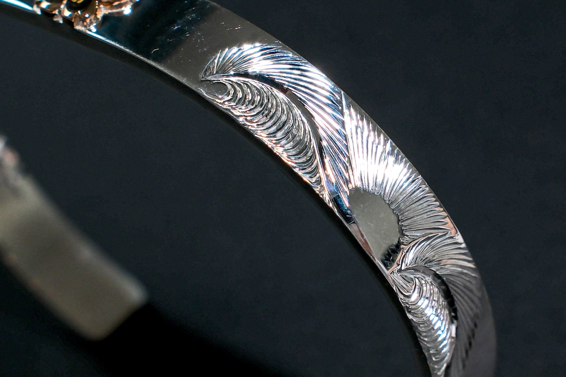 The One OCEAN 8mm "Pink Sakura" Bangle with Diamond (Spring Limited Edition)