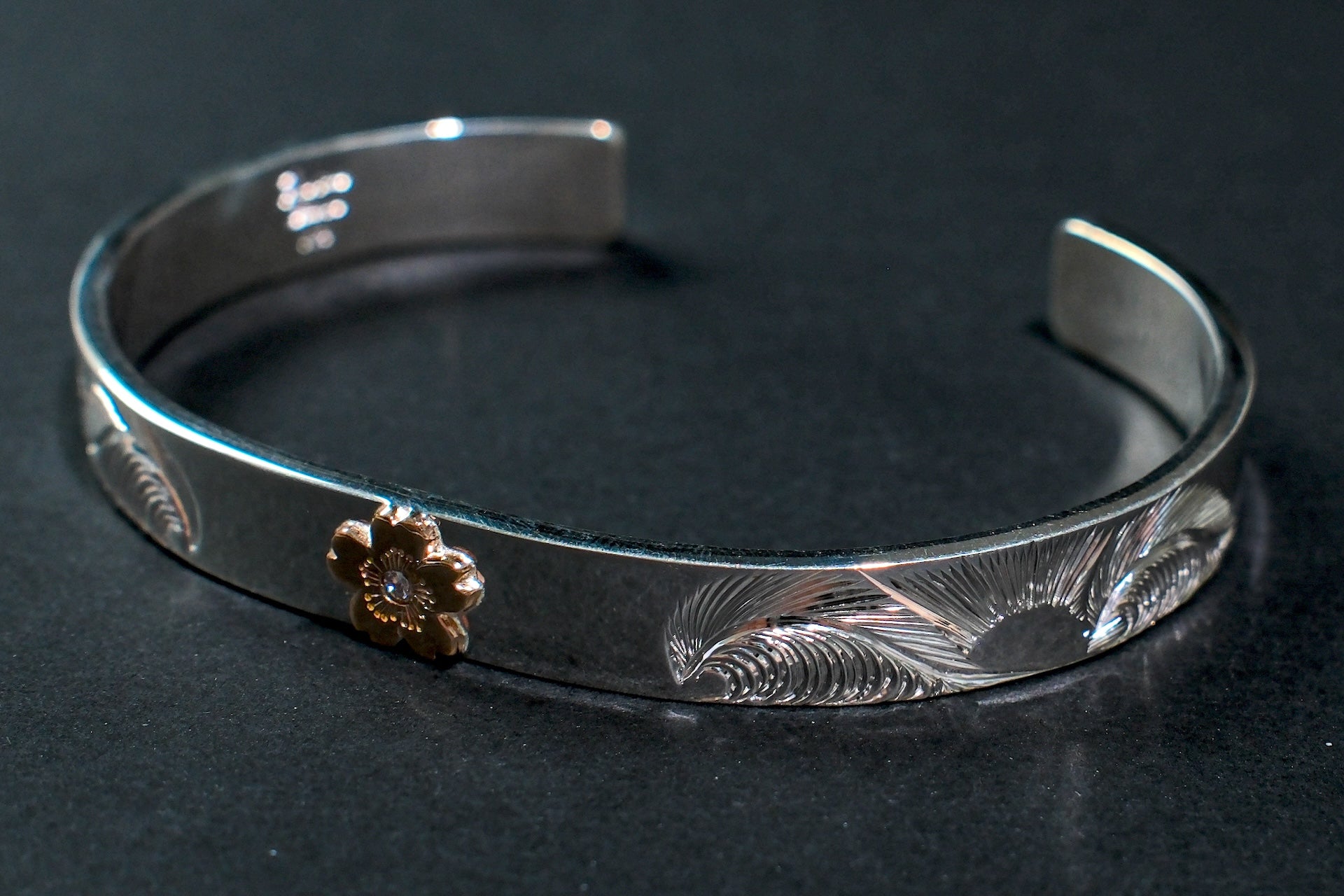 The One OCEAN 8mm "Pink Sakura" Bangle with Diamond (Spring Limited Edition)
