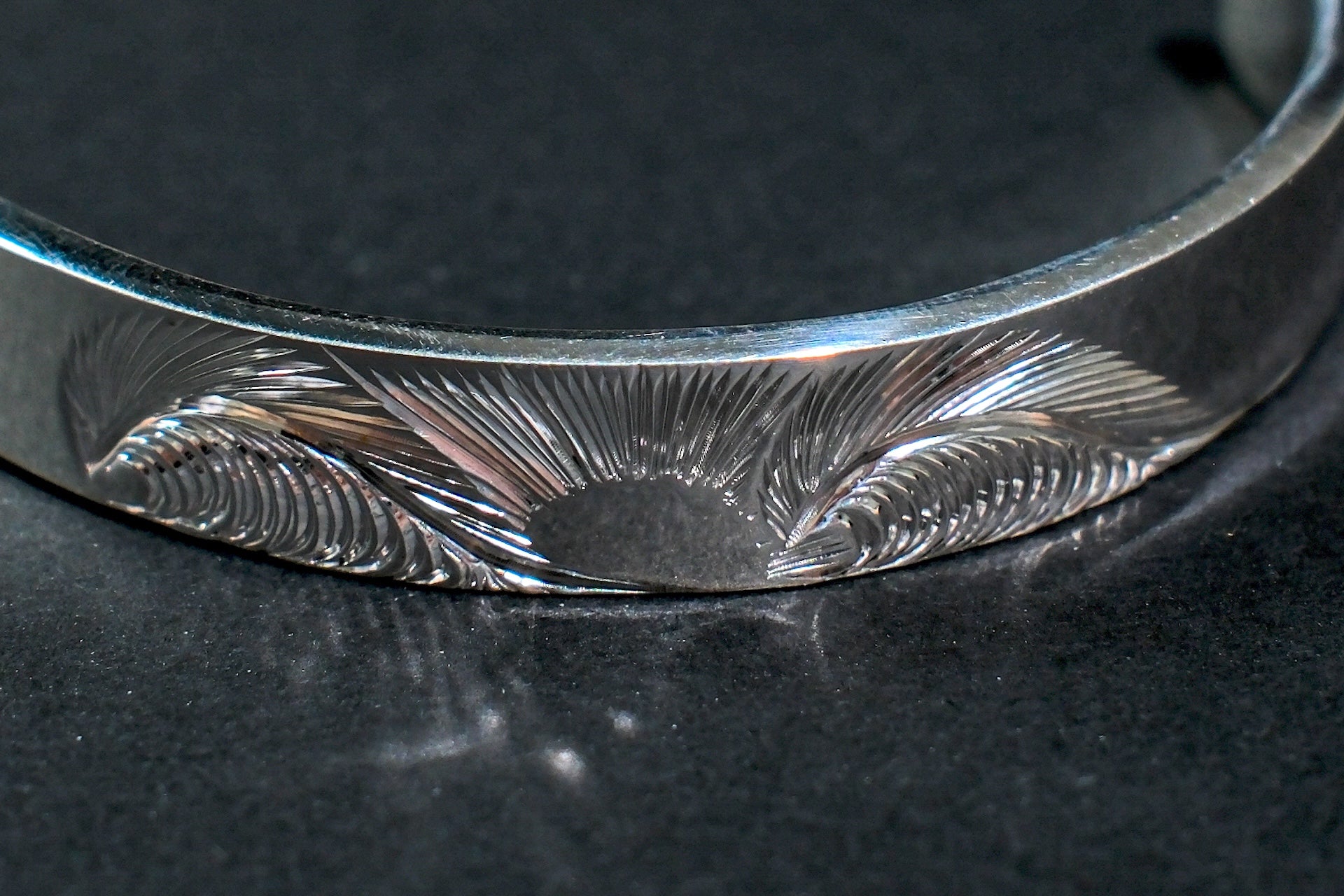 The One OCEAN 8mm "Pink Sakura" Bangle with Diamond (Spring Limited Edition)