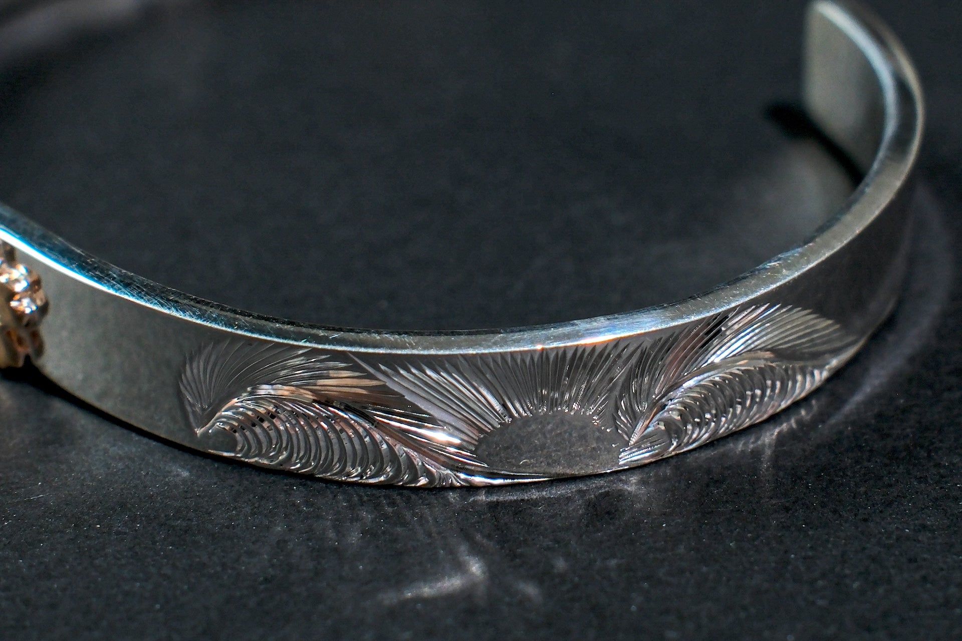 The One OCEAN 8mm "Pink Sakura" Bangle with Diamond (Spring Limited Edition)