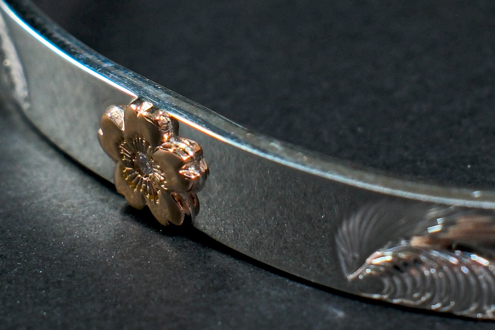 The One OCEAN 8mm "Pink Sakura" Bangle with Diamond (Spring Limited Edition)