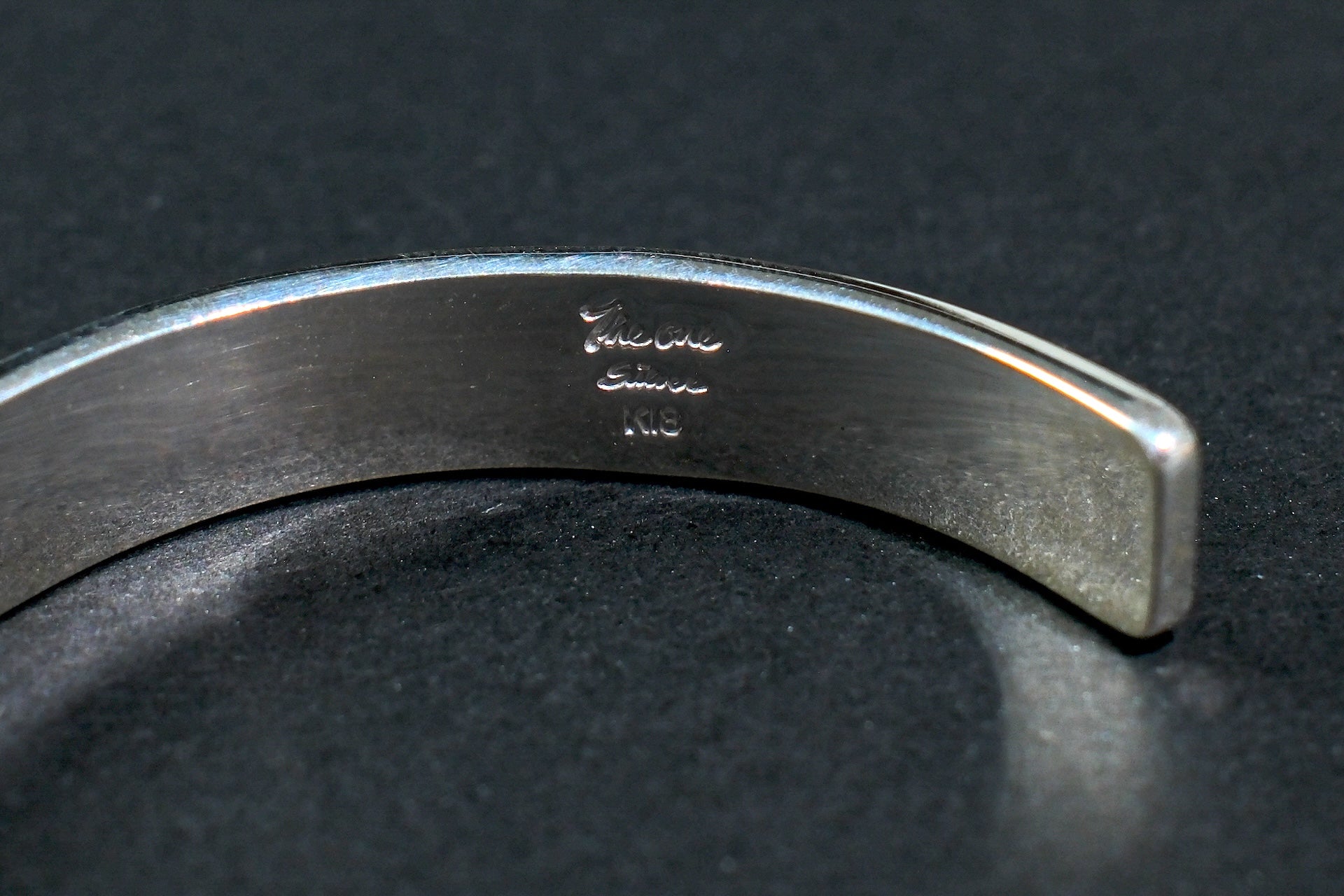 The One OCEAN 8mm "Pink Sakura" Bangle with Diamond (Spring Limited Edition)