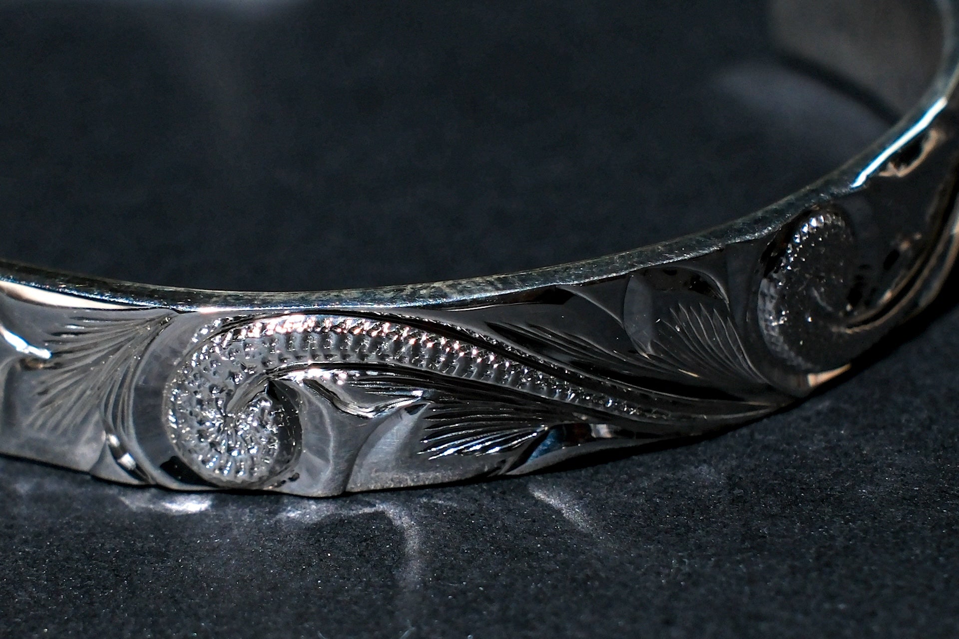 The One OCEAN 8mm "Golden Sakura" Bangle (Spring Limited Edition)