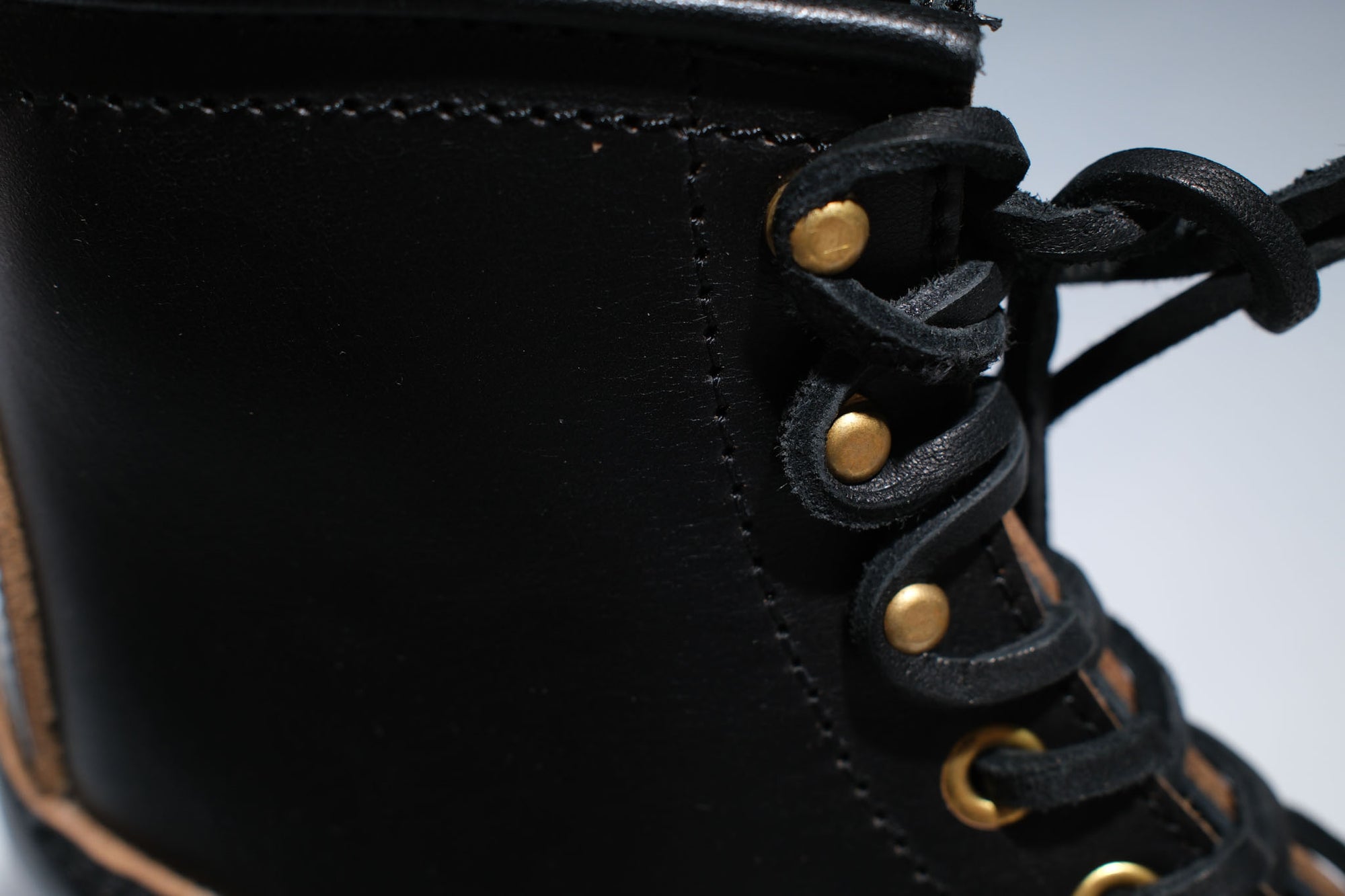 The Flat Head 6" Horsebutt Logger Boots (Black Tea-core)