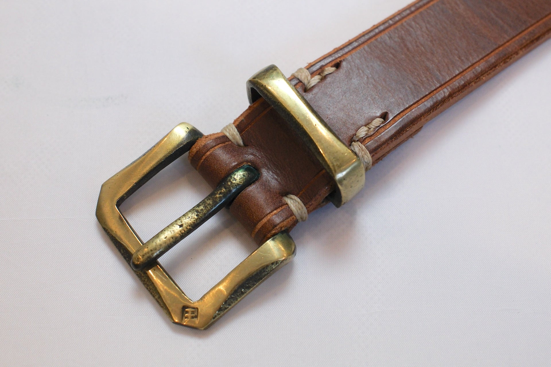 Cramp by Ikenohata Ginkawaten Saddle Cowhide Narrow Belt (Brown Tea-core)