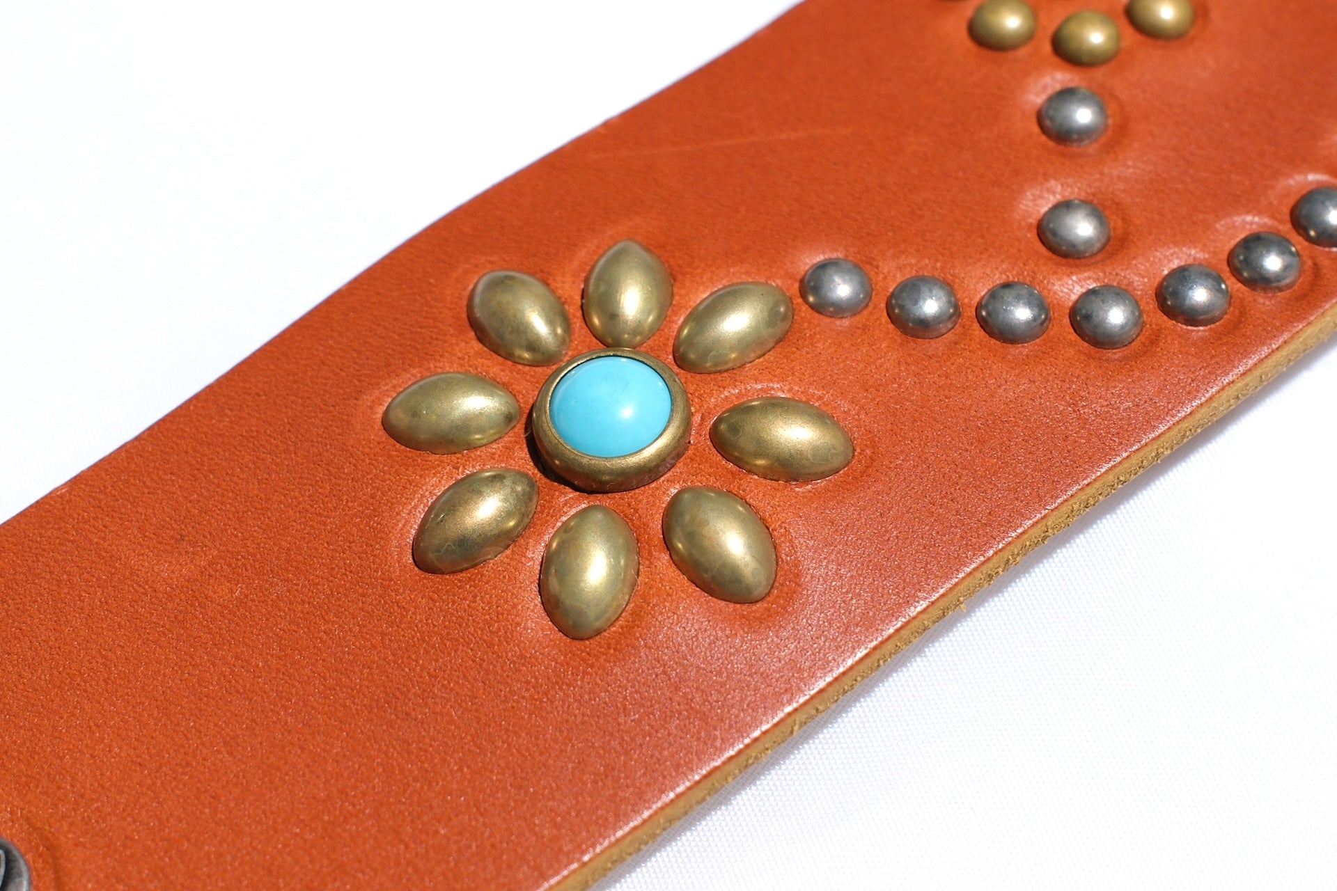 Hollywood Trading Company "Full Bloom" Belt (Light Brown Teacore)