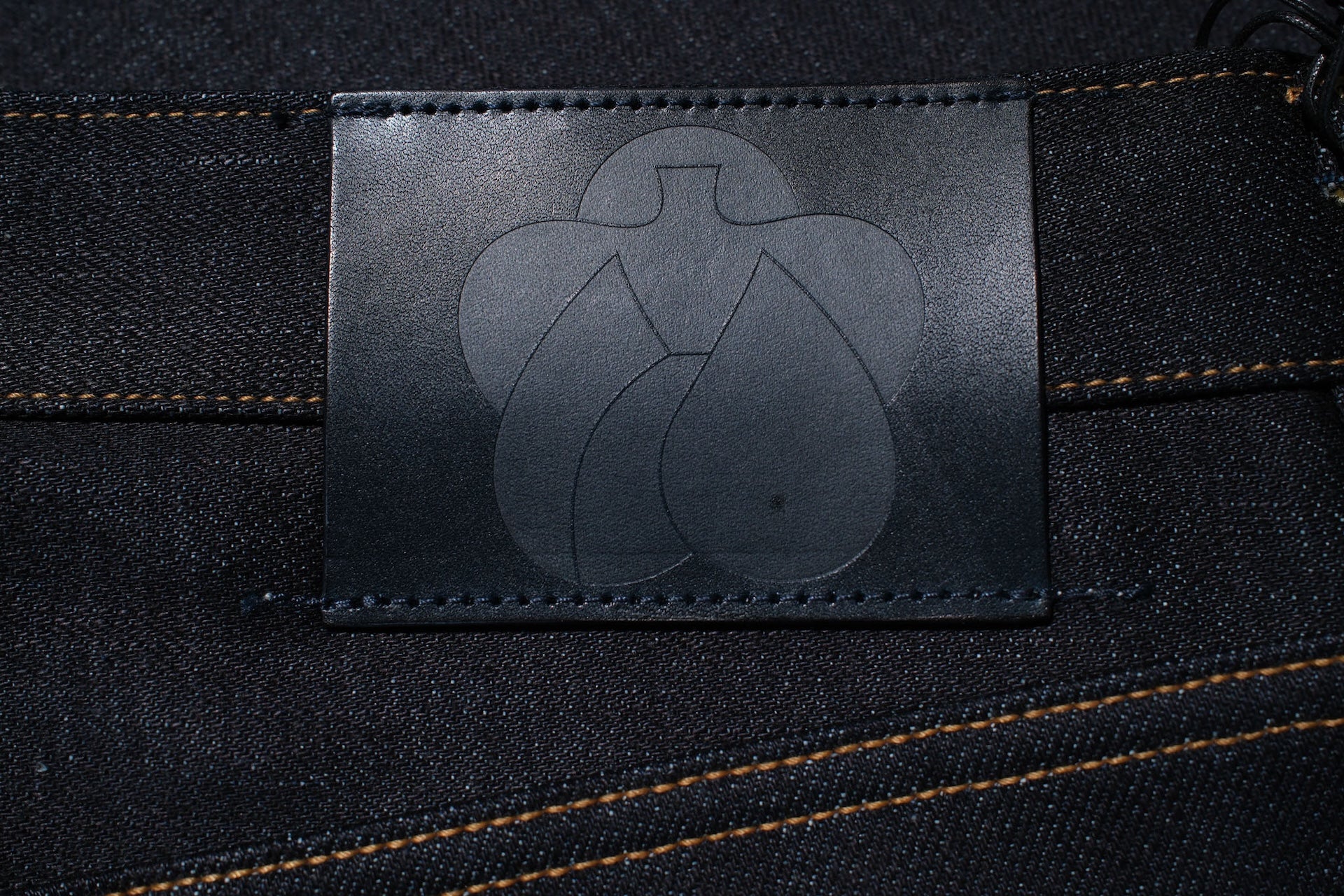 MOMOTARO JEANS 14.7oz "Tokuno Blue" #100 Denim (Classic Straight fit)