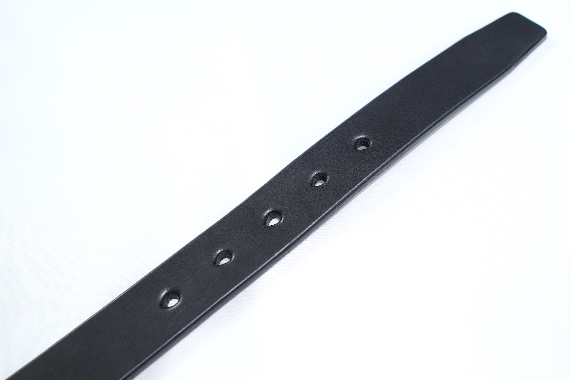 MOMOTARO JEANS “Benz Cowhide” Narrow Belt (Black Teacore)