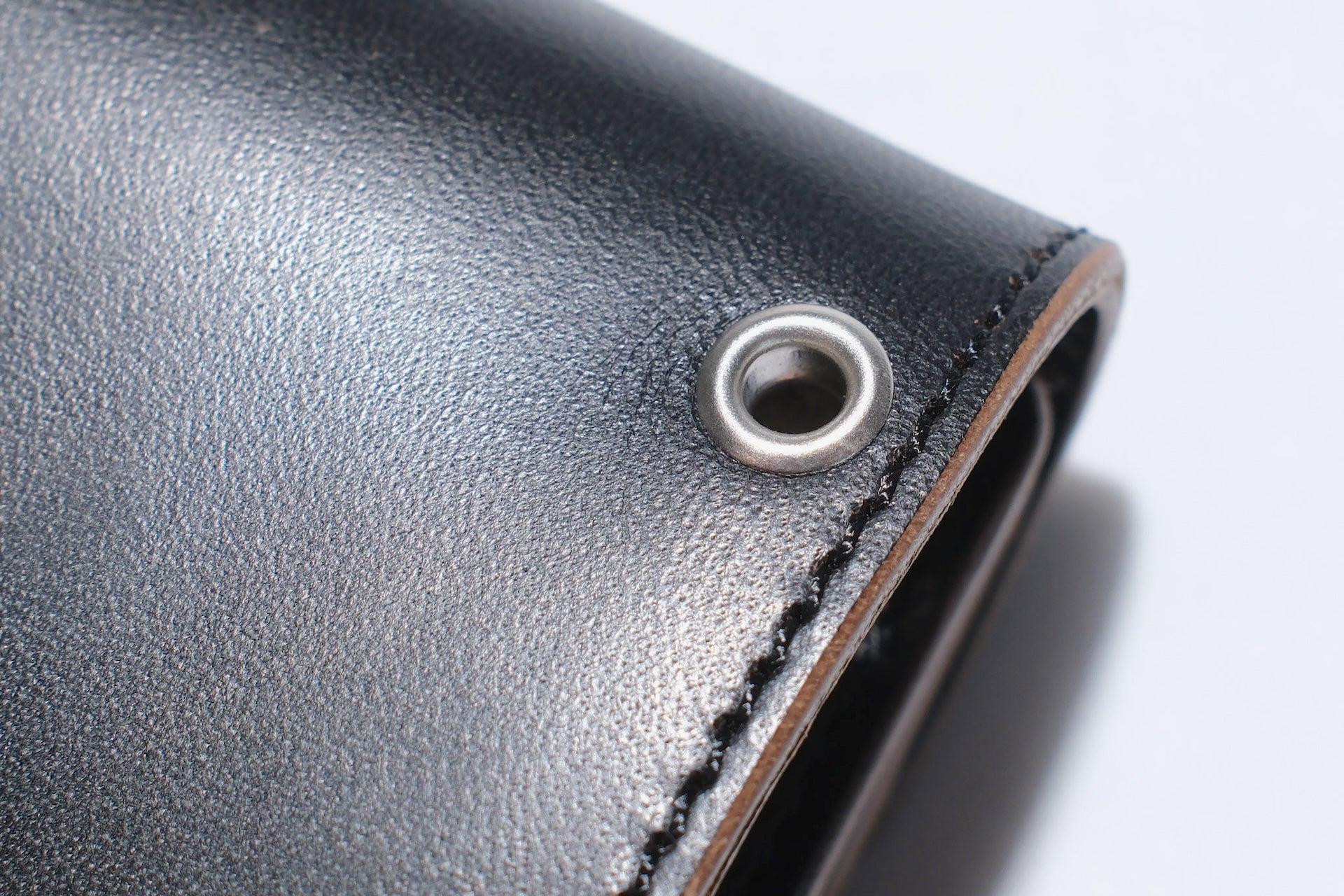 Inception by Accel Co. Horsebutt Short Trucker Wallet (Black Tea-core)