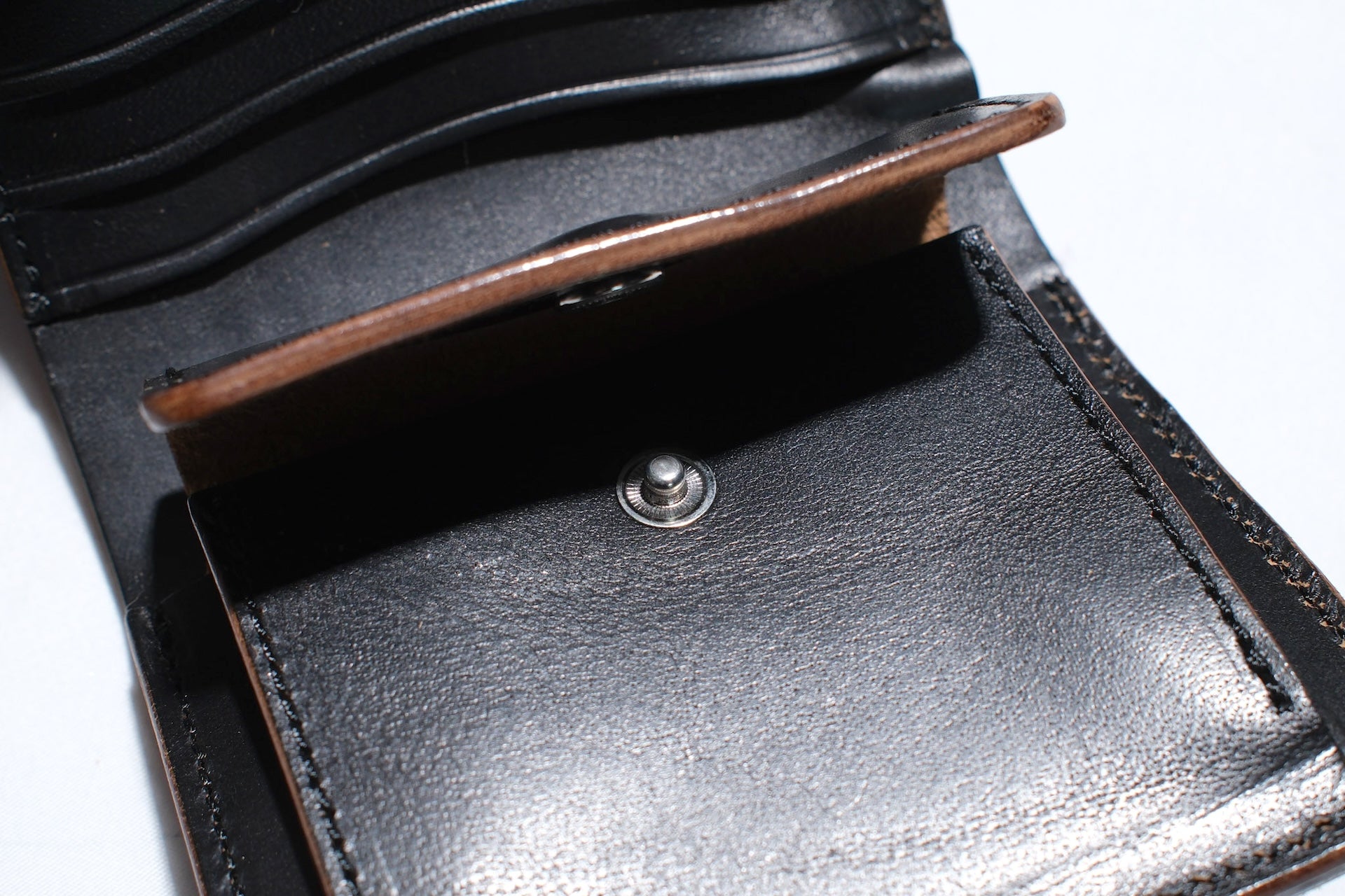 Inception by Accel Co. Horsebutt Short Trucker Wallet (Black Tea-core)