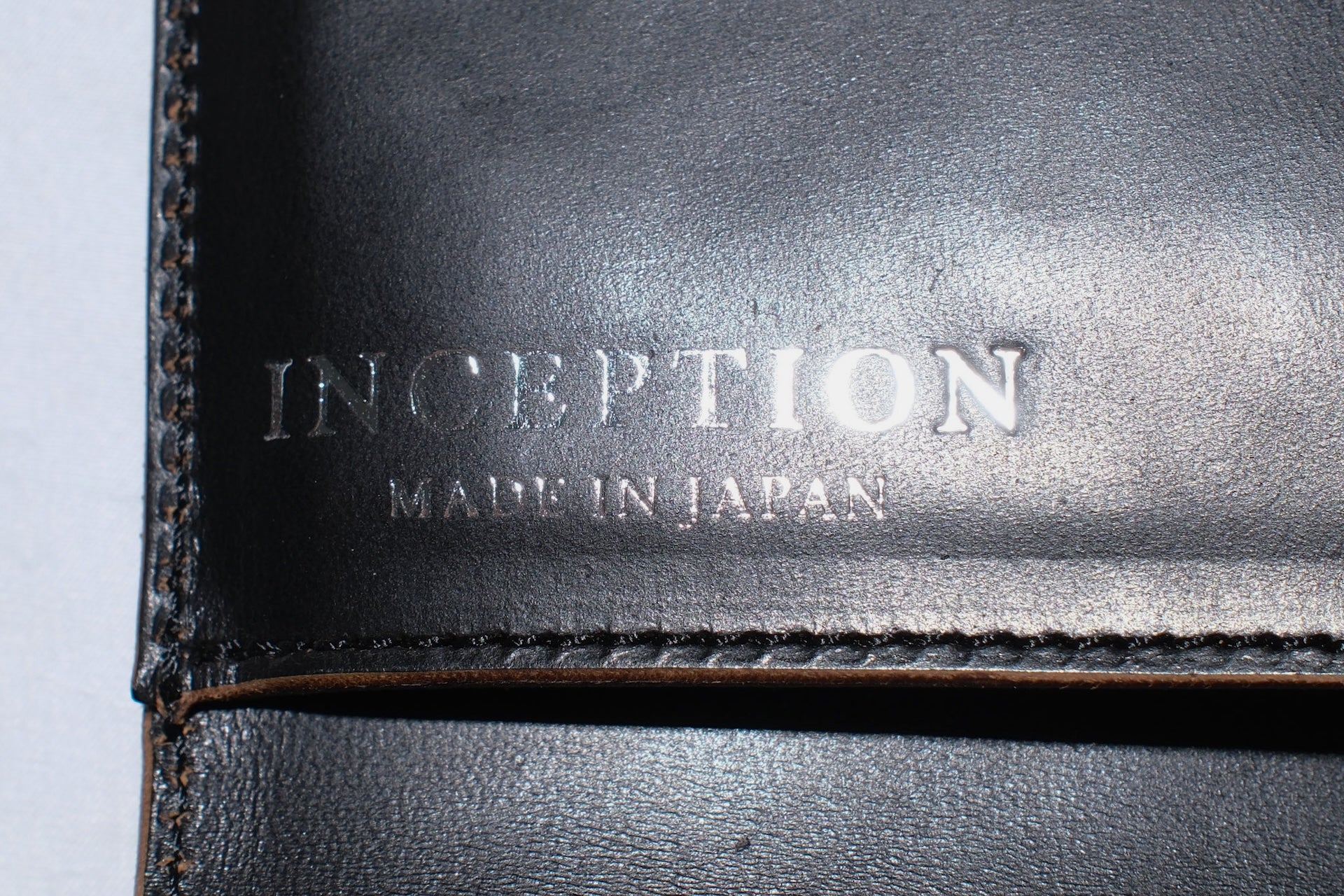Inception by Accel Co. Horsebutt Short Trucker Wallet With Silver Concho (Black Tea-core)