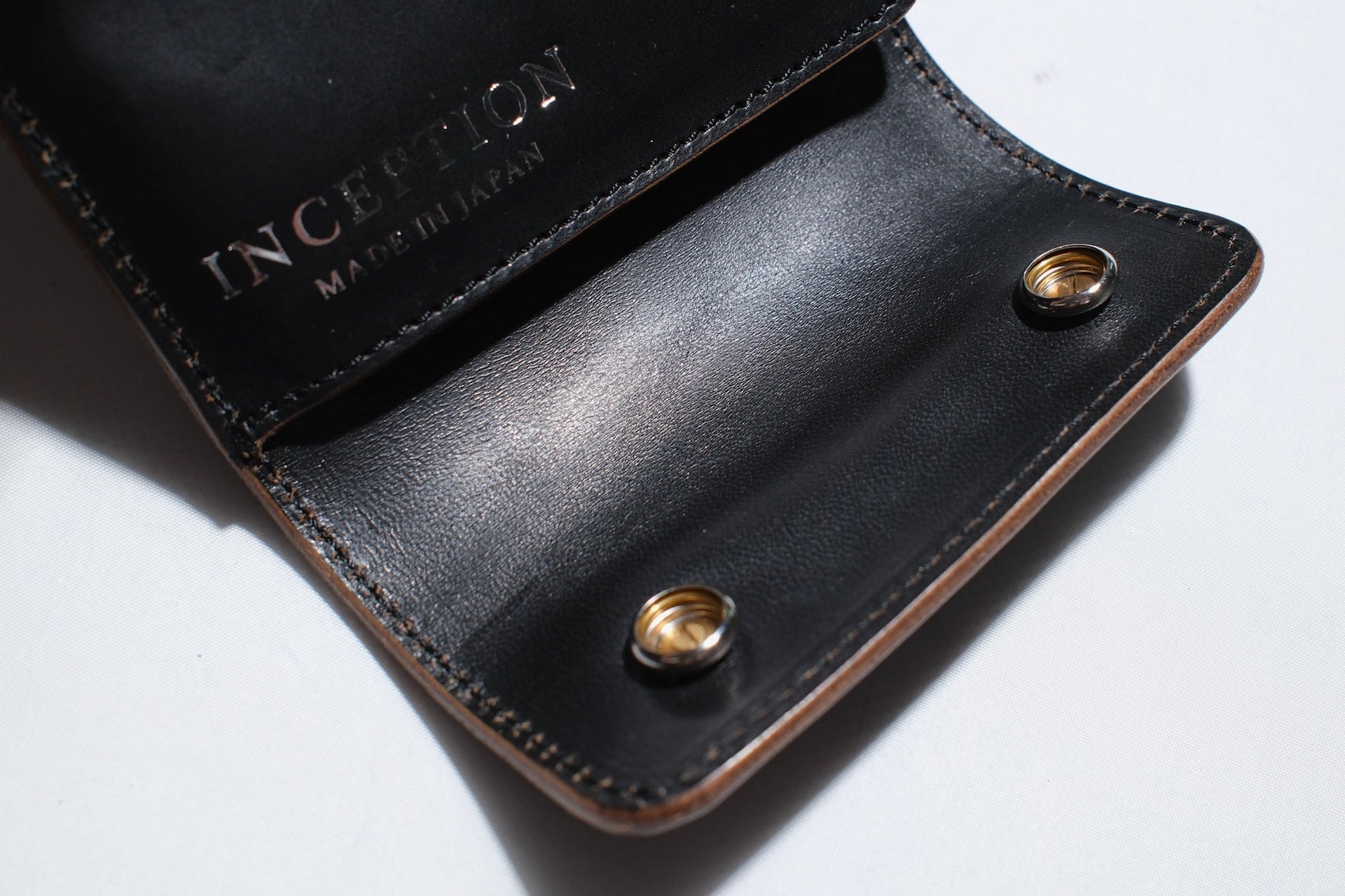 Inception by Accel Co. Horsebutt Short Trucker Wallet With Silver Concho (Black Tea-core)