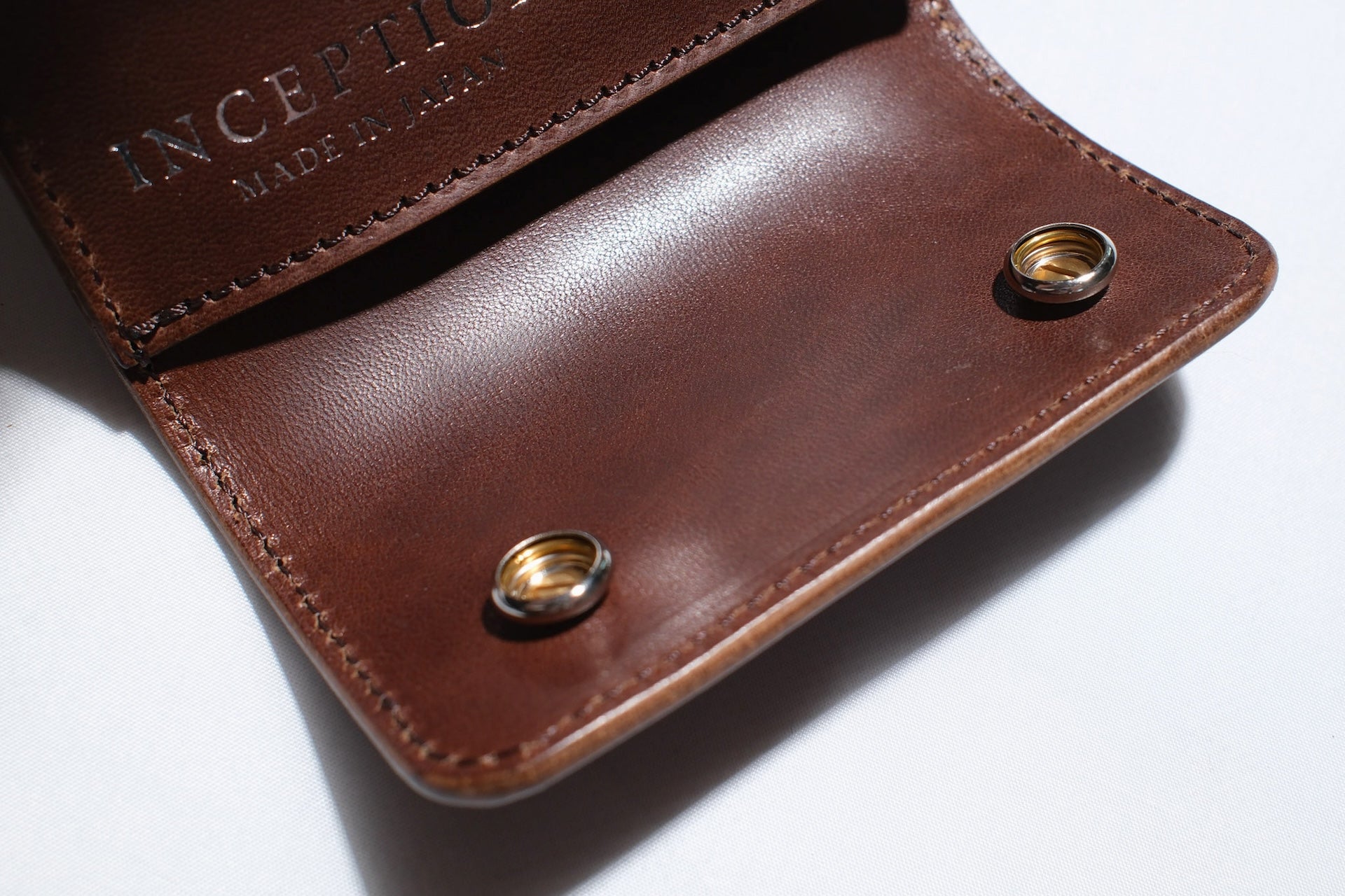 Inception by Accel Co. Horsebutt Short Trucker Wallet With Silver Concho (Brown Tea-core)