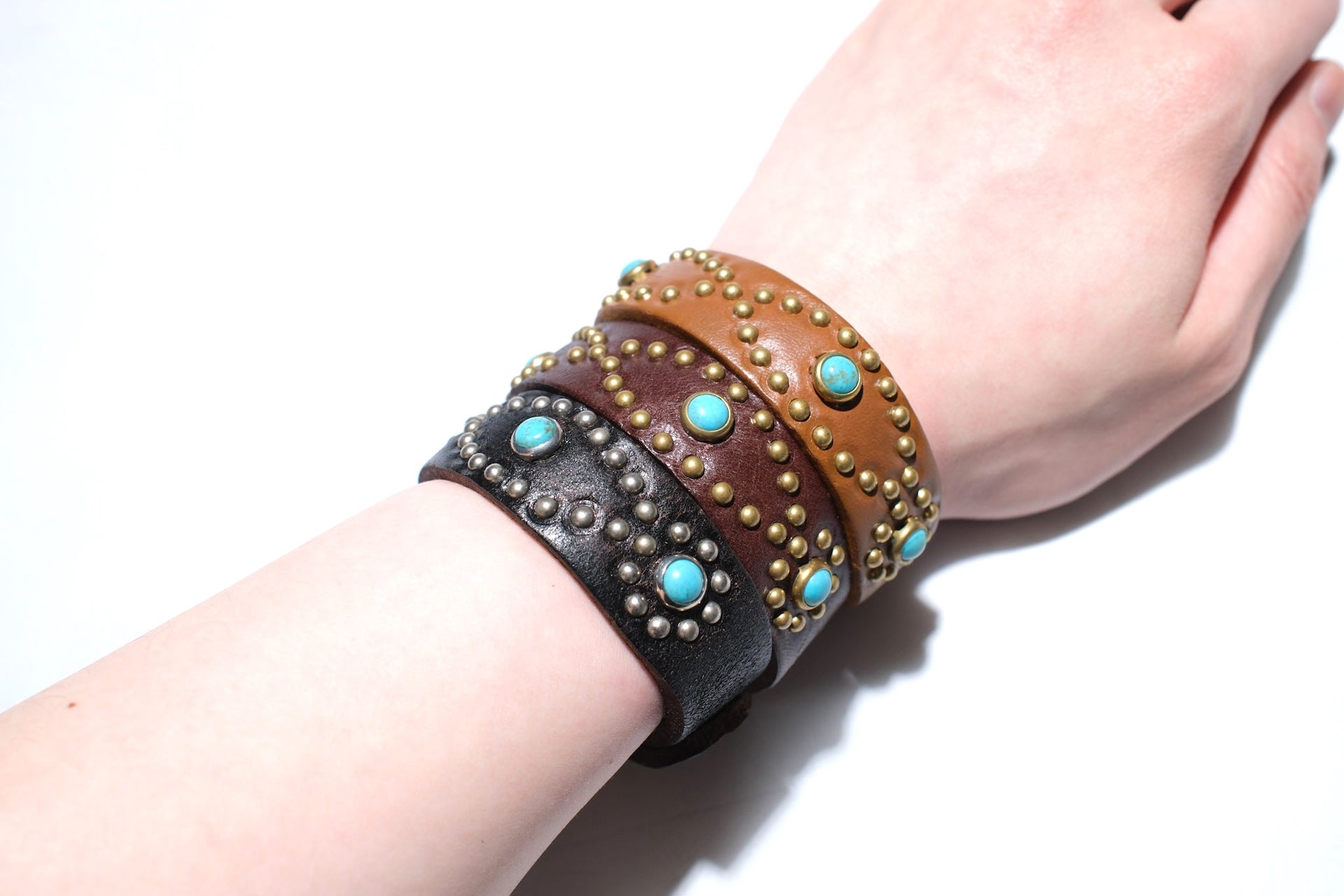 Hollywood Trading Company "Silent Watcher" Single Cuff with Turquoise (Black Tea-core)