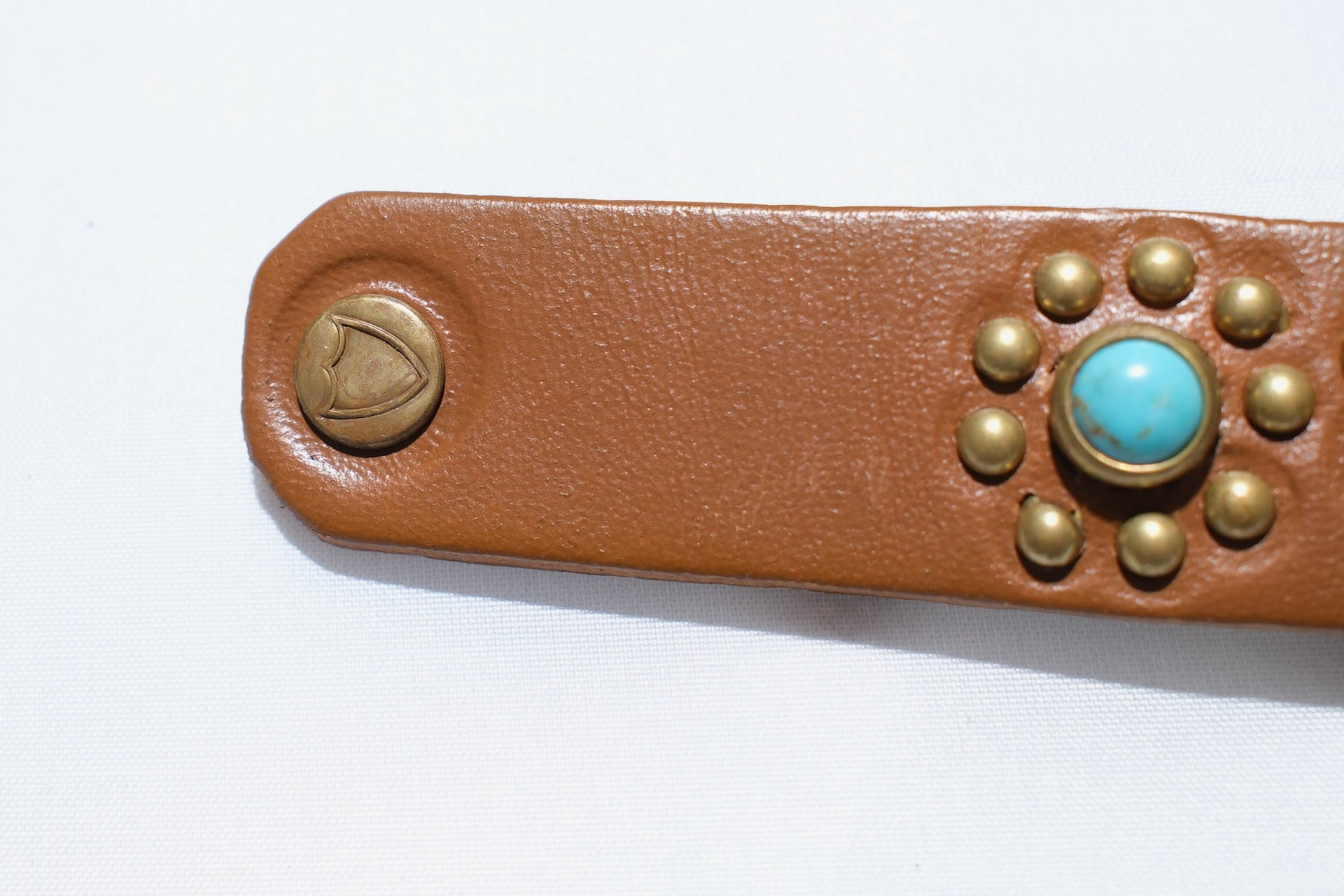 Hollywood Trading Company "Silent Watcher" Single Cuff with Turquoise (Light Brown Tea-core)