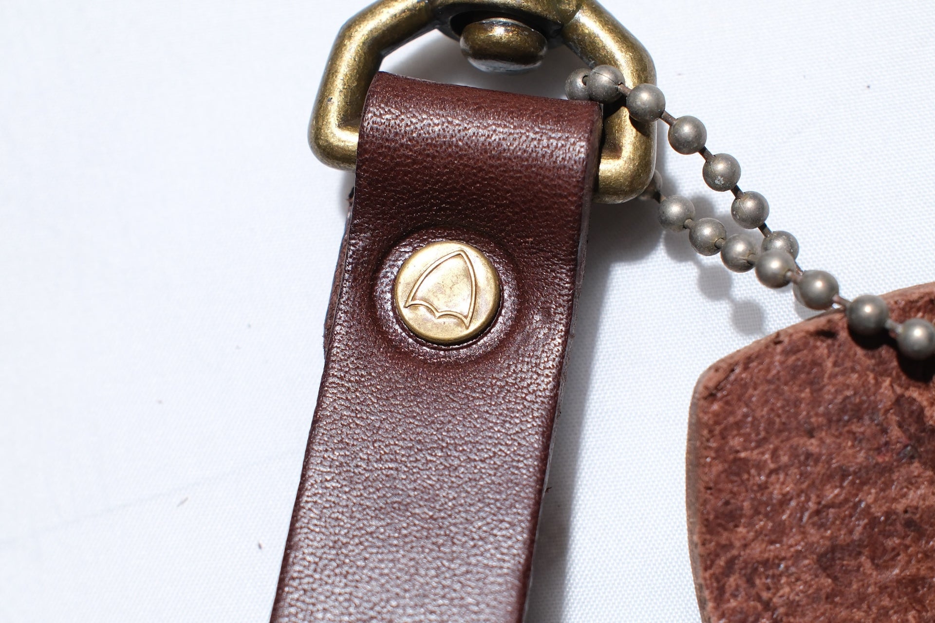 Hollywood Trading Company "Classico Bud" Key Holder with Yellow Crystal (Dark Brown Tea-core)