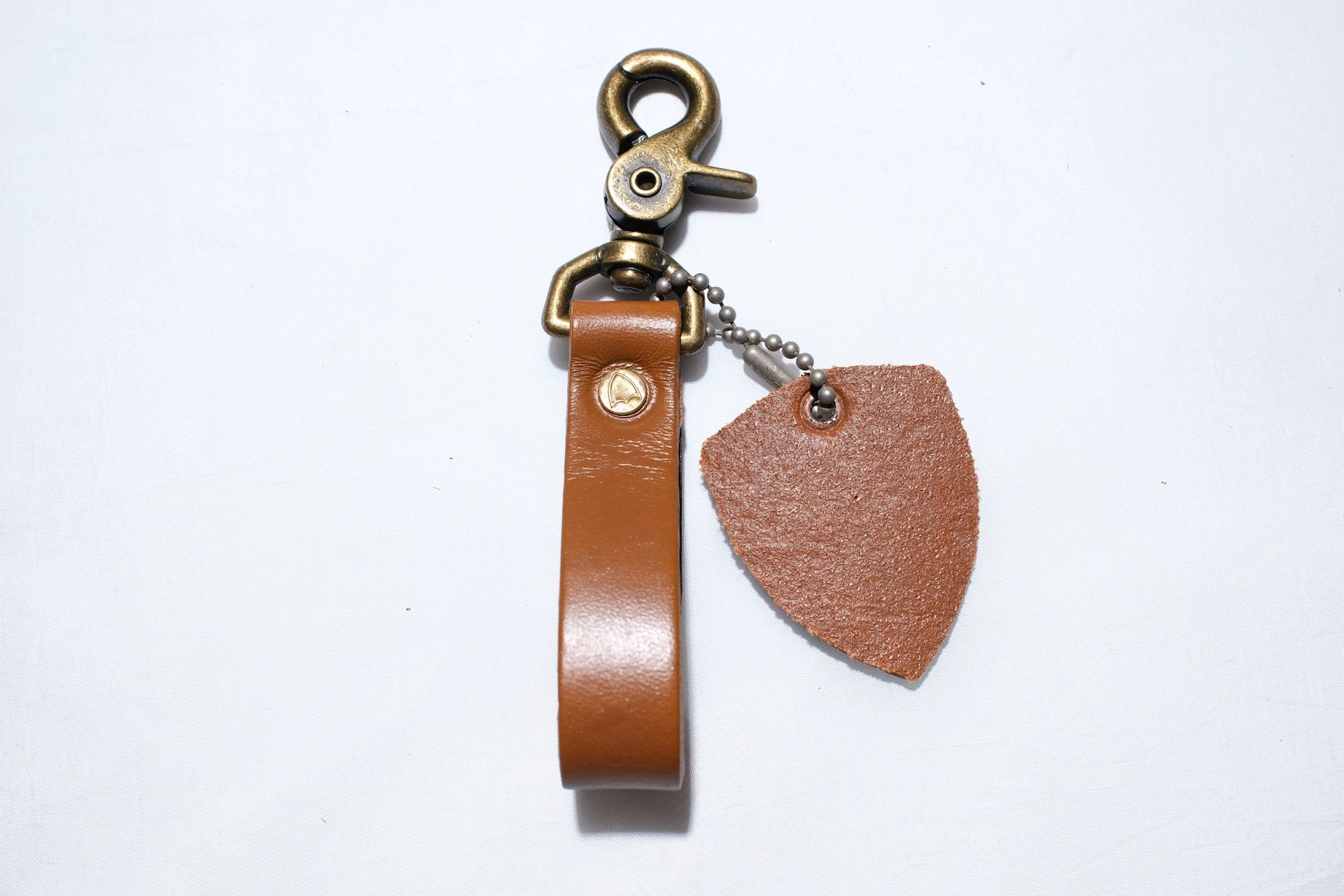 Hollywood Trading Company "Classico Bud" Key Holder with Purple Crystal (Light Brown Tea-core)