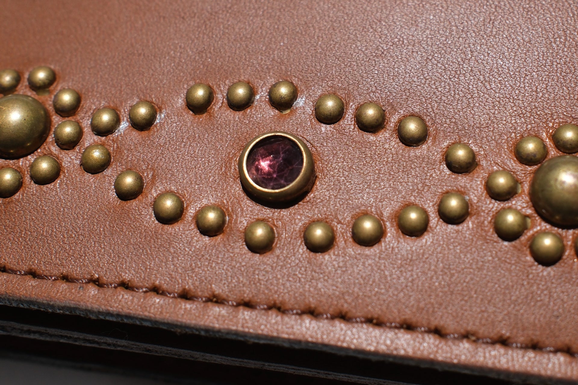 Hollywood Trading Company "Silent Watcher" Mini Wallet with Purple Crystal (Light Brown Tea-core)