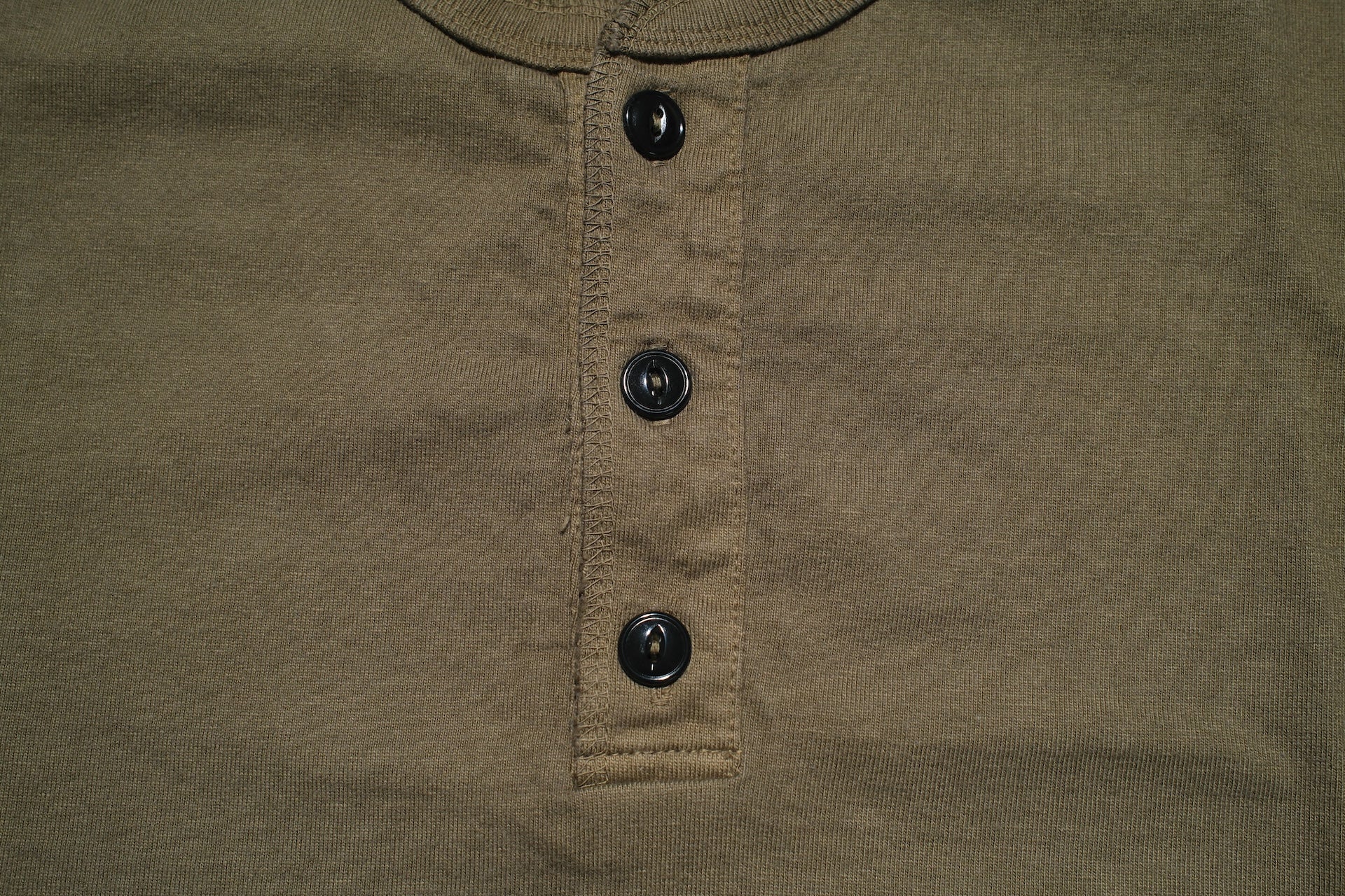 The Flat Head 24 Version 9oz Loopwheeled Henley Tee (Olive)