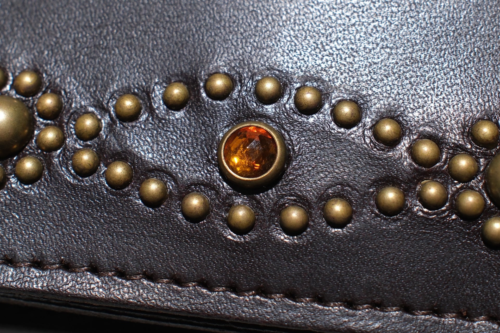 Hollywood Trading Company "Silent Watcher" Mini Wallet with Yellow Crystal (Dark Brown Tea-core)