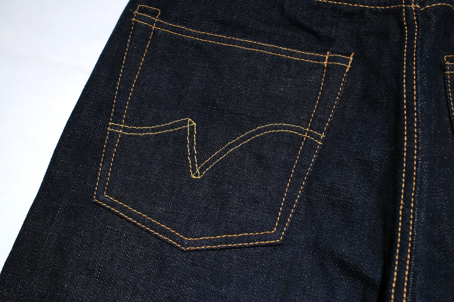 Iron Heart 555S-18 18oz Denim (Slim Tapered fit)