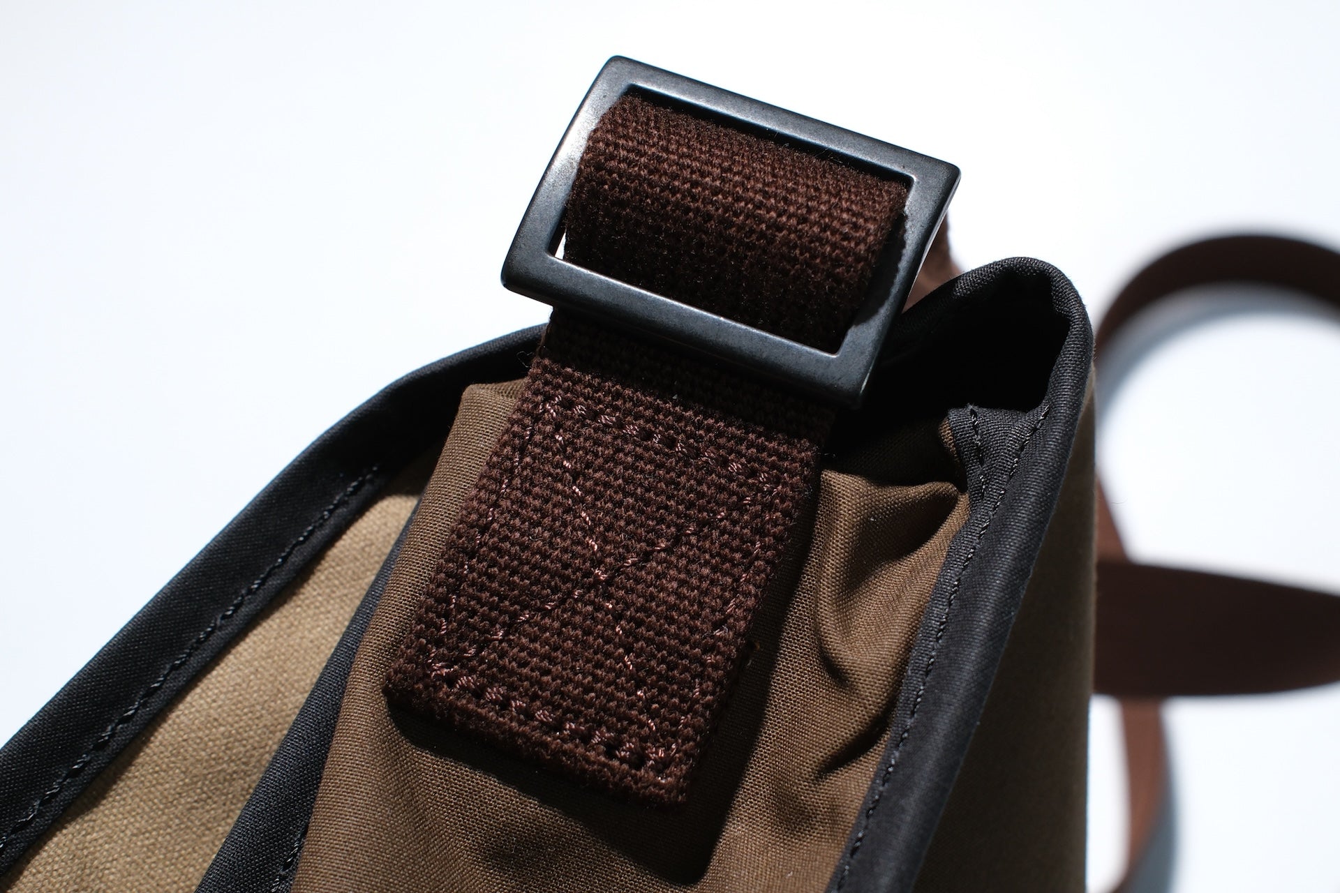 Freewheelers "Waxed Cotton" Field Bag (Olive)