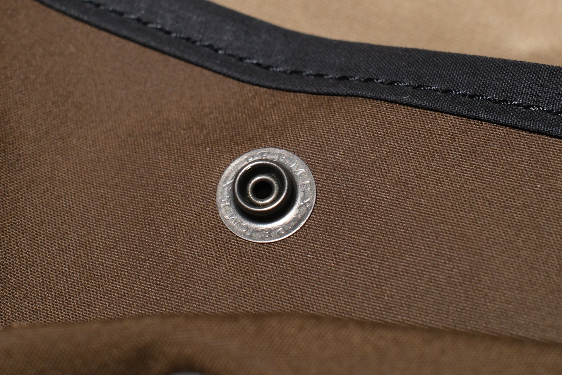 Freewheelers "Waxed Cotton" Field Bag (Olive)