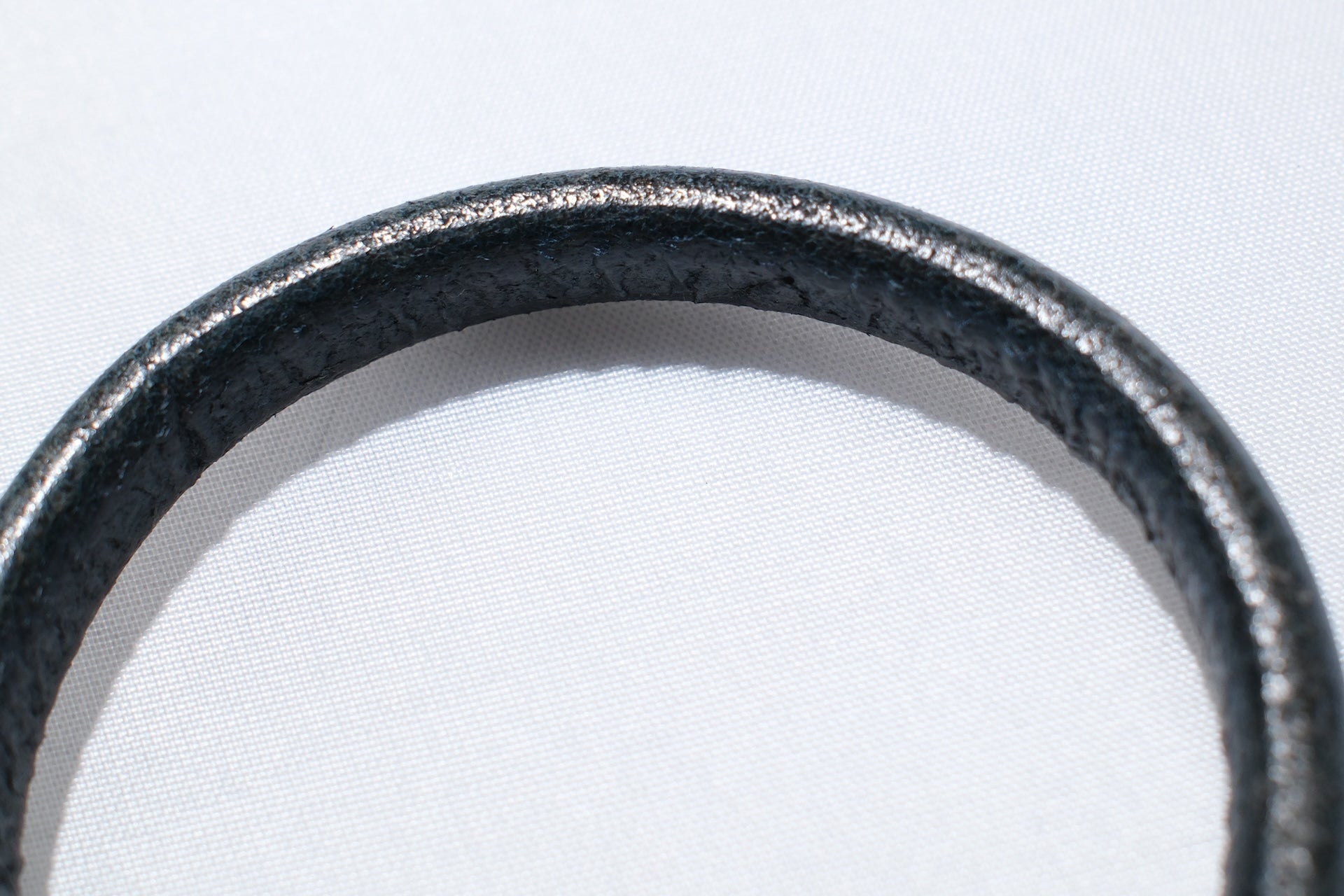 Cramp by Ginkawaten “Silver Hook " Single Cuff (Navy)