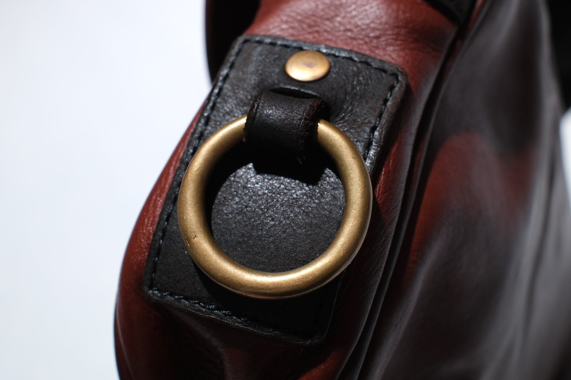 Ginkawaten Full-Grain Cowhide Utility Shoulder Bag (Chocolate Brown)