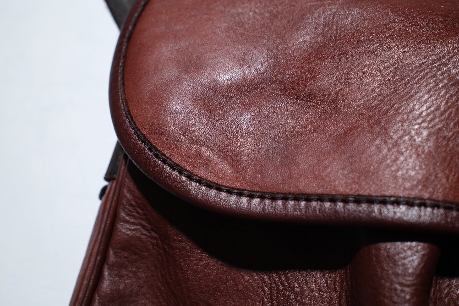 Ginkawaten Full-Grain Cowhide Utility Shoulder Bag (Chocolate Brown)