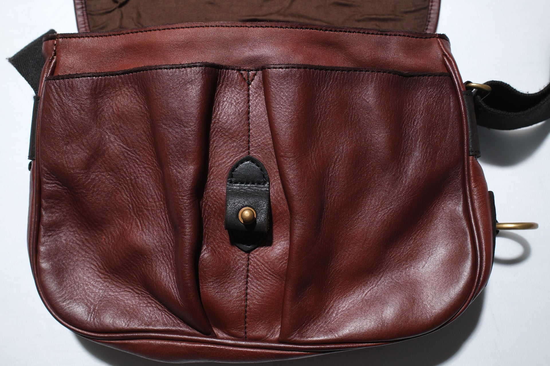 Ginkawaten Full-Grain Cowhide Utility Shoulder Bag (Chocolate Brown)