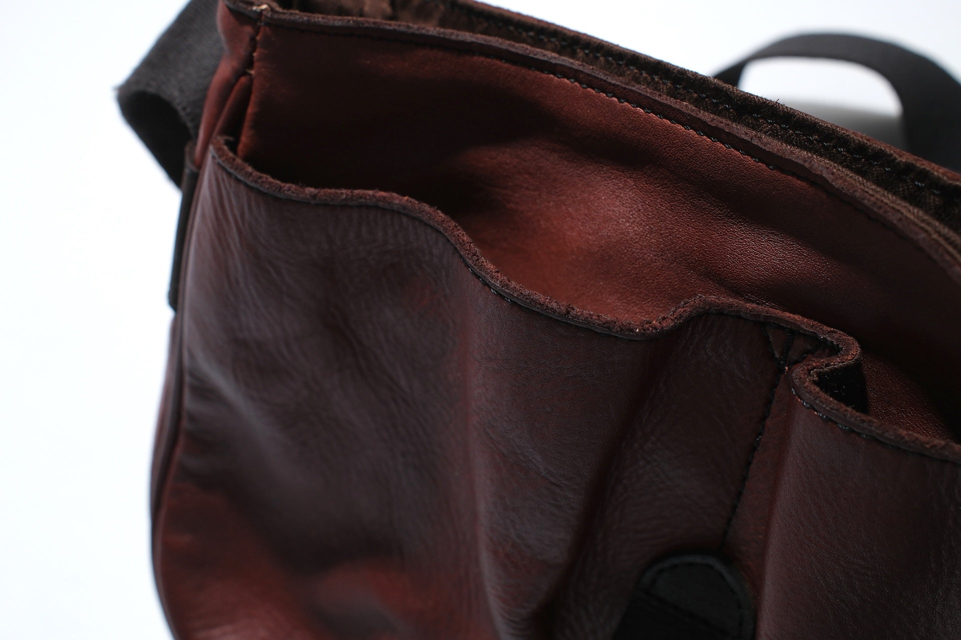 Ginkawaten Full-Grain Cowhide Utility Shoulder Bag (Chocolate Brown)