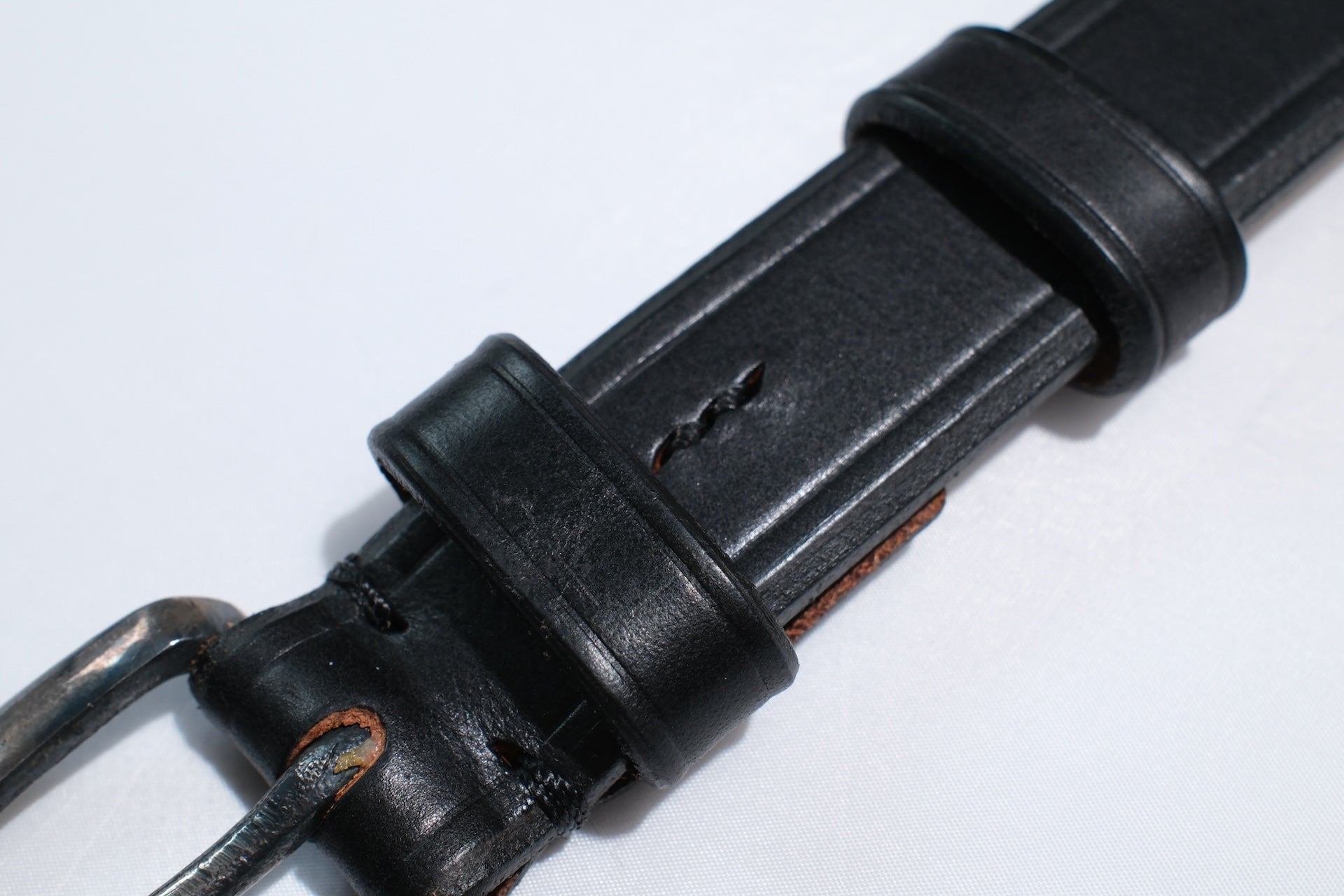 Cramp by Ginkawaten "Horseshoe-Buckle" UK Saddle Cowhide Belt (Black Tea-core)