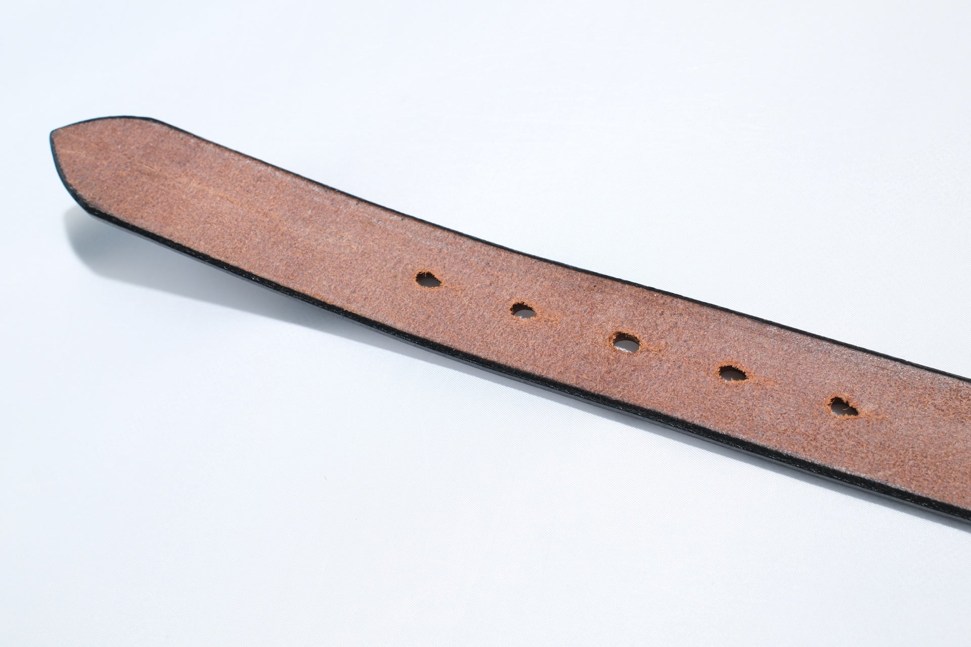Cramp by Ginkawaten "Horseshoe-Buckle" UK Saddle Cowhide Belt (Black Tea-core)