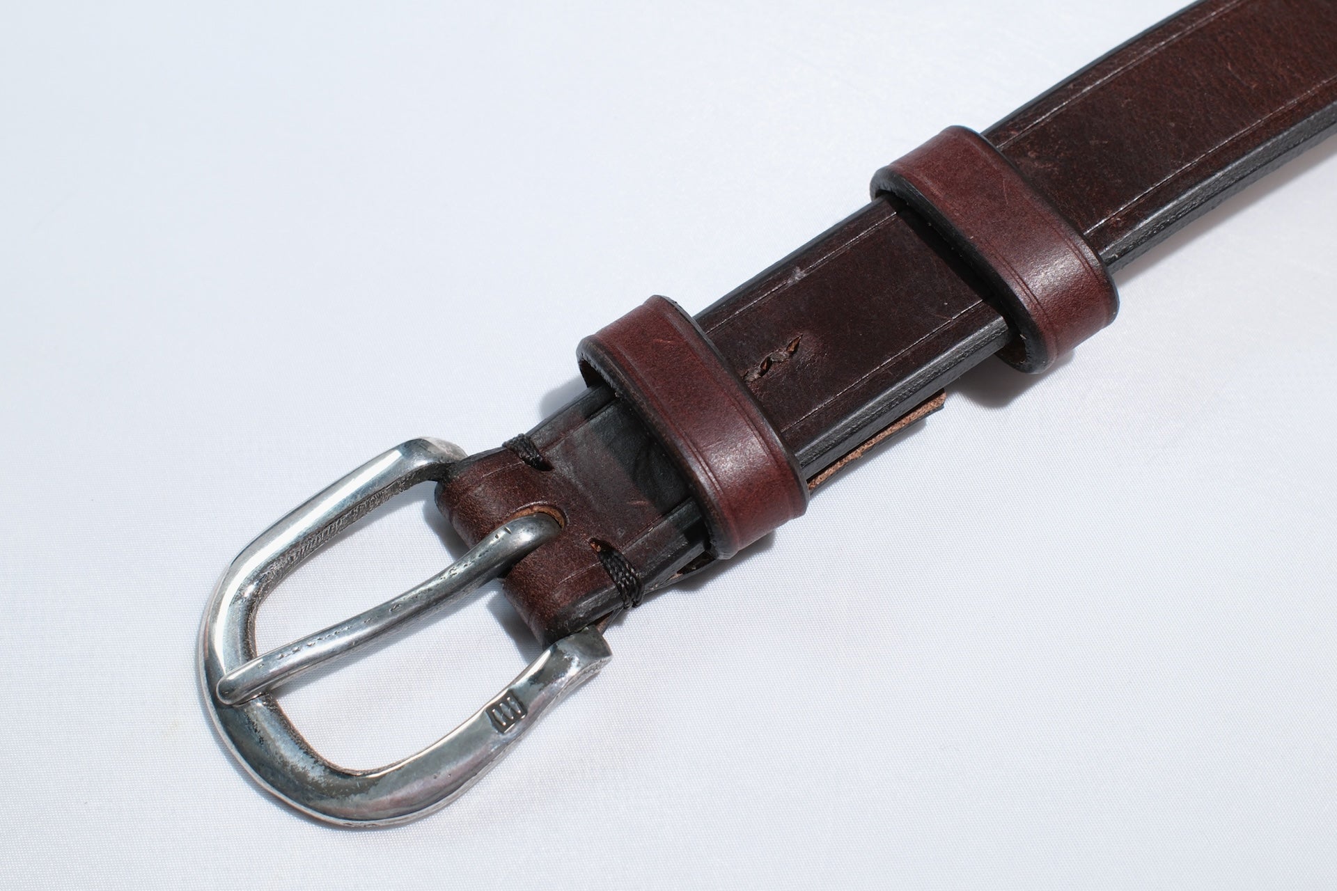Cramp by Ginkawaten "Horseshoe-Buckle" UK Saddle Cowhide Belt (Brown Tea-core)
