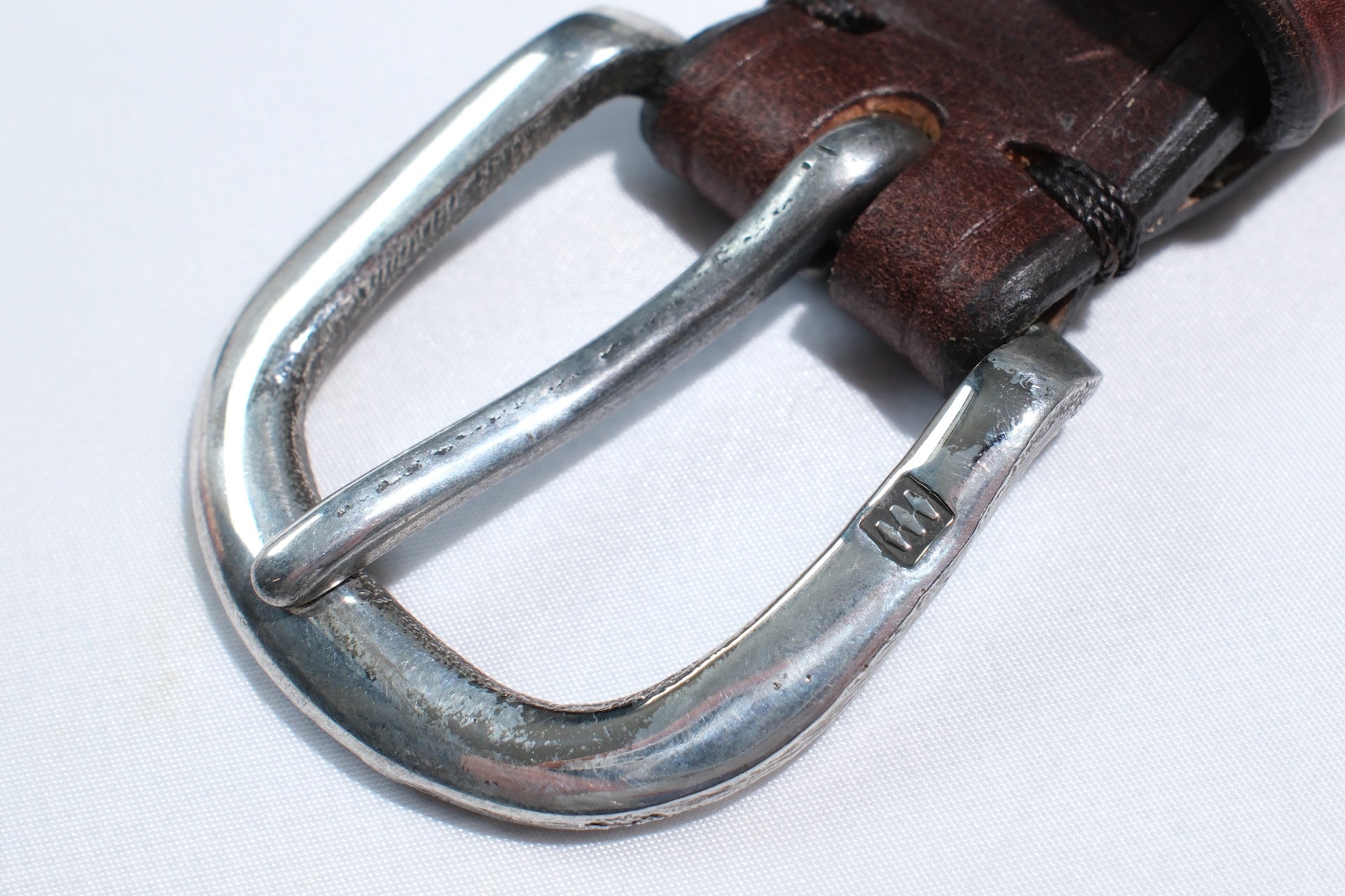Cramp by Ginkawaten "Horseshoe-Buckle" UK Saddle Cowhide Belt (Brown Tea-core)
