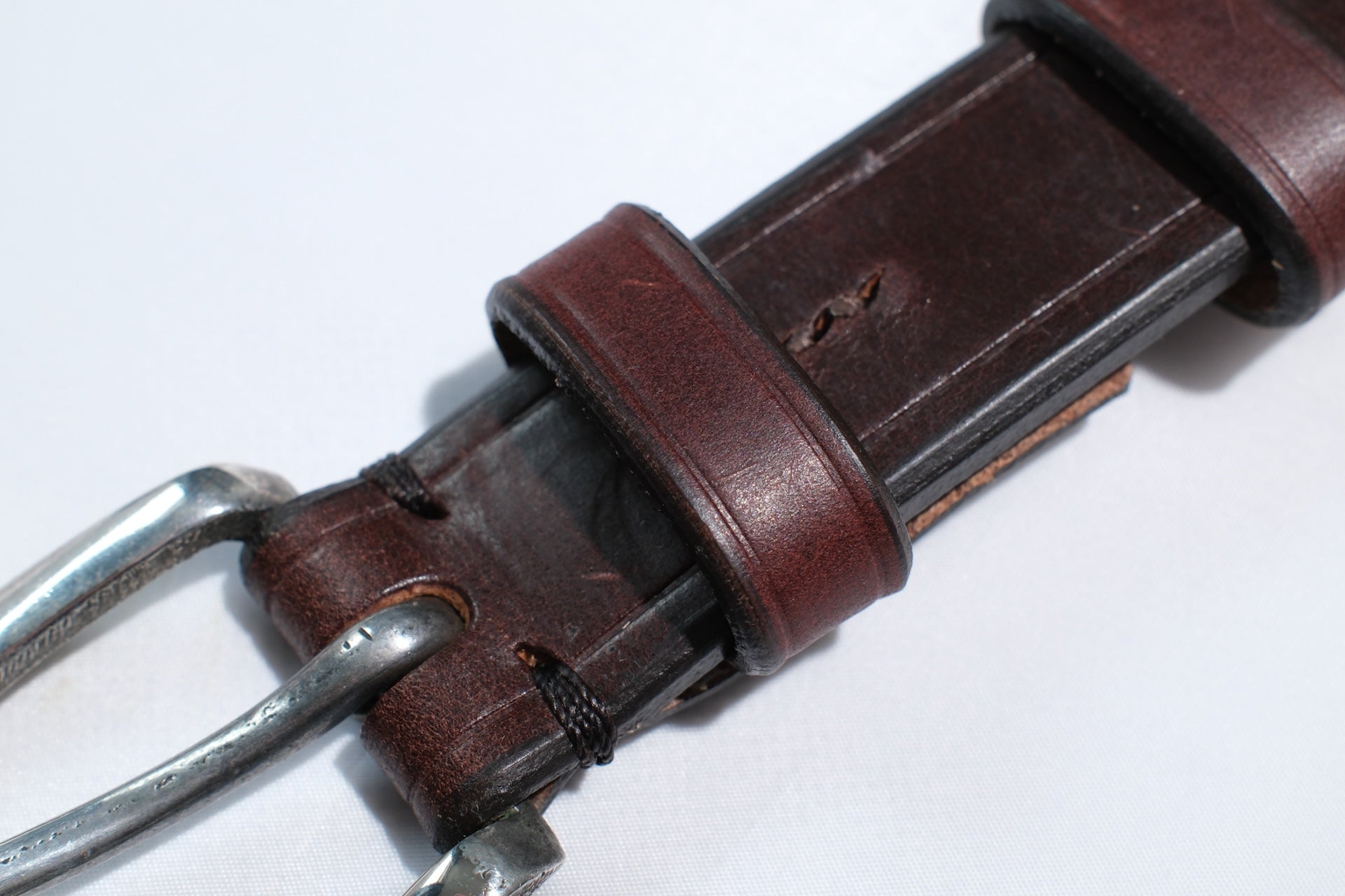 Cramp by Ginkawaten "Horseshoe-Buckle" UK Saddle Cowhide Belt (Brown Tea-core)