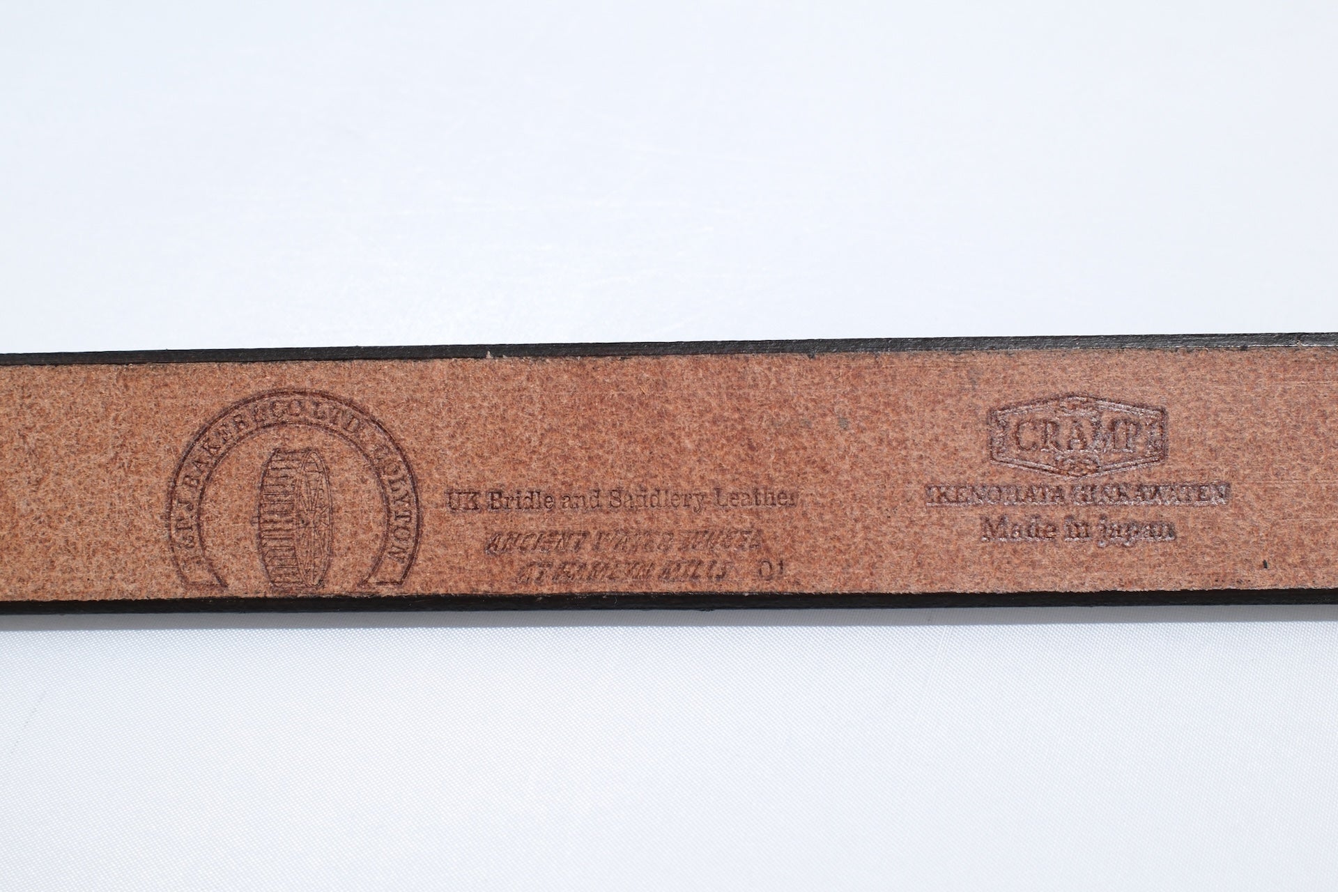 Cramp by Ginkawaten "Horseshoe-Buckle" UK Saddle Cowhide Belt (Brown Tea-core)