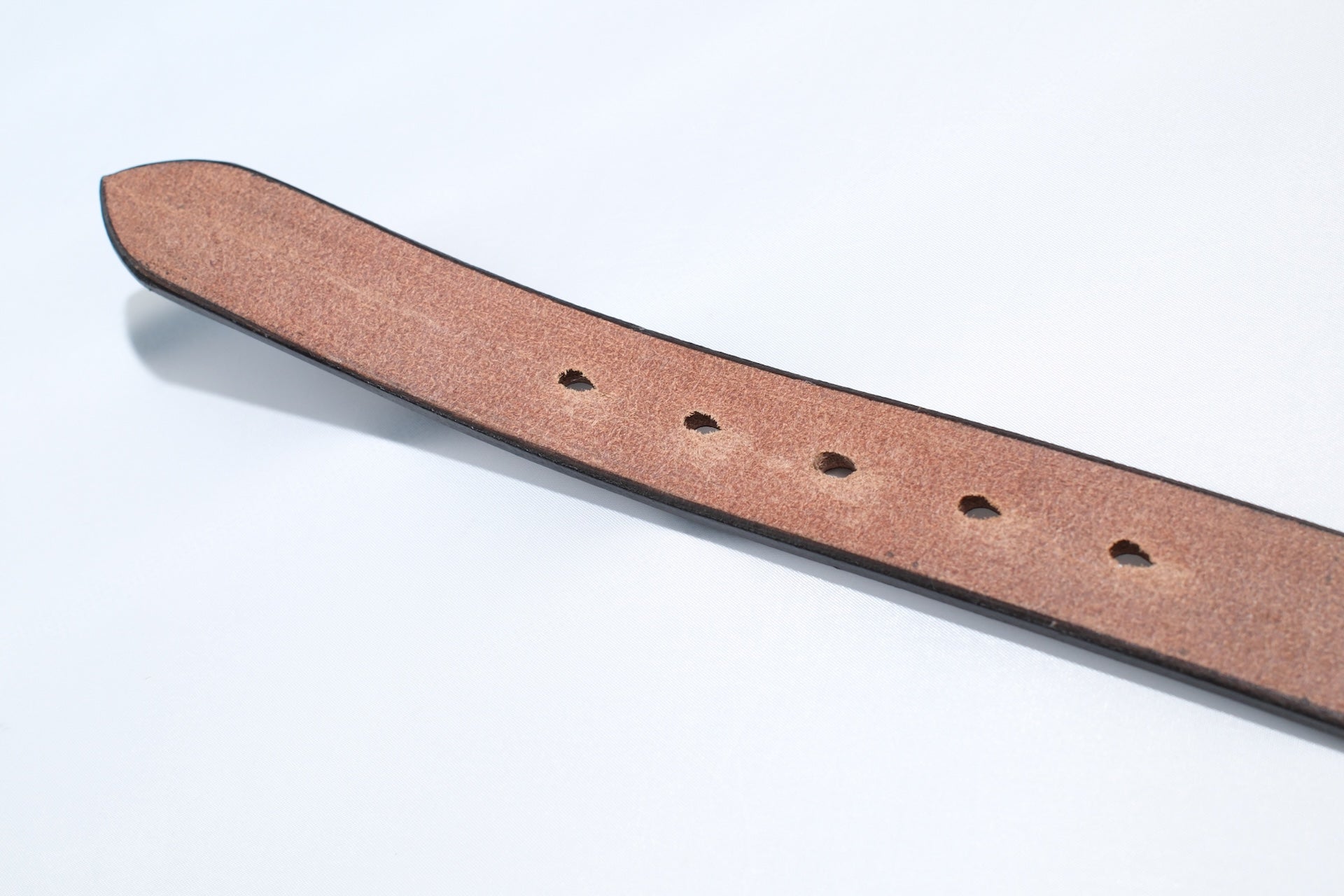 Cramp by Ginkawaten "Horseshoe-Buckle" UK Saddle Cowhide Belt (Brown Tea-core)