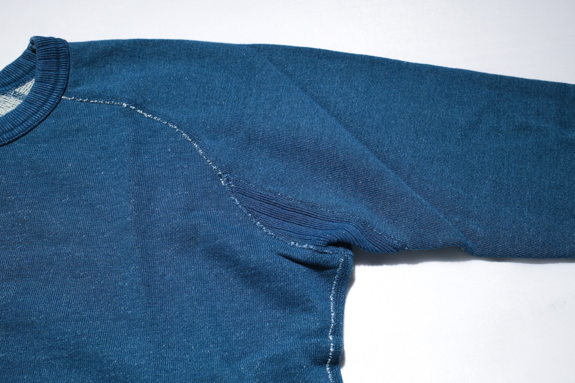 Pure Blue Japan "Slub Yarn" Raglan Sweatshirt (Greencast Indigo)