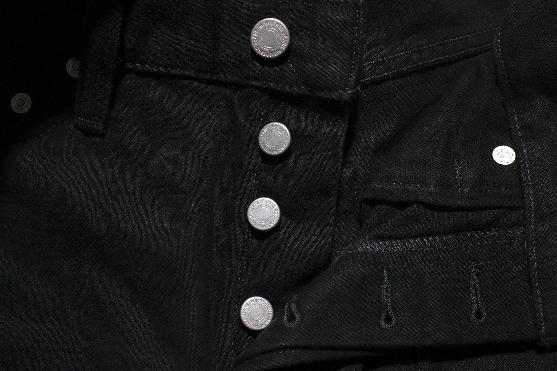 MOMOTARO JEANS 15oz “Kyoto Montskuki” Ultimate-Black Denim (Classic Straight fit)