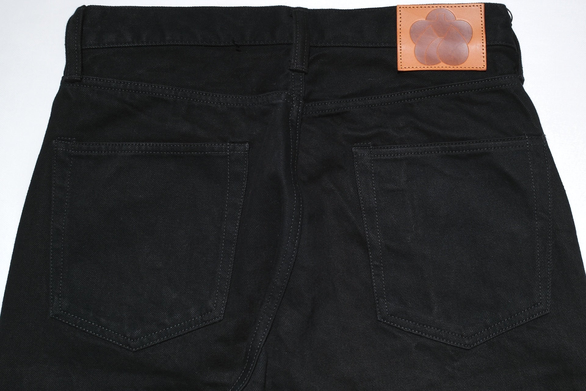 MOMOTARO JEANS 15oz “Kyoto Montskuki” Ultimate-Black Denim (Classic Straight fit)